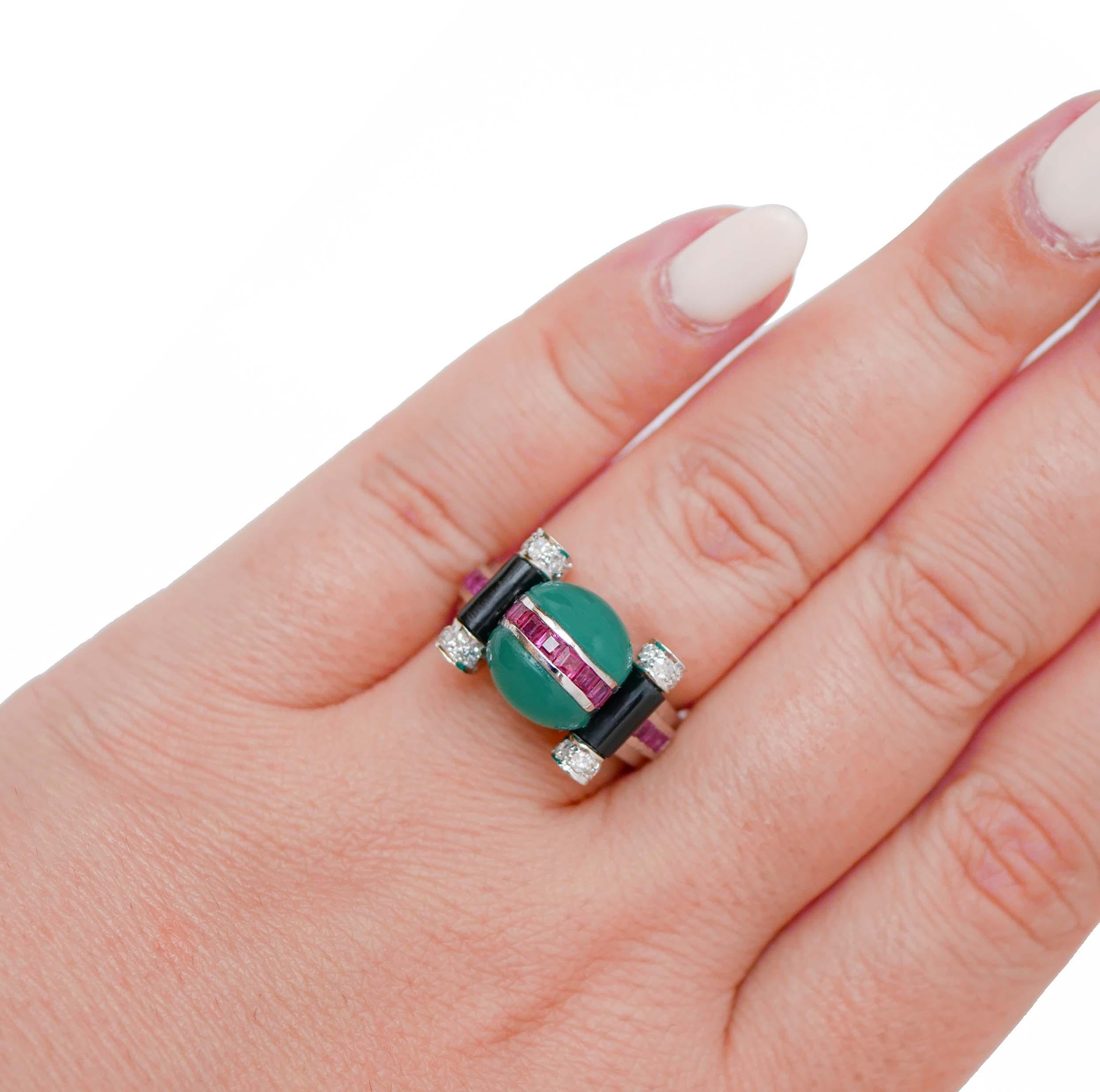 Green Agate, Onyx, Rubies, Diamonds, 14 Karat White Gold Ring. In New Condition For Sale In Marcianise, Marcianise (CE)