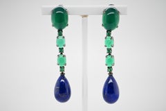 Chandelier-Ohrringe aus grauem Gold mit grünen Achat und Lapislazuli in Grau und 18 Karat