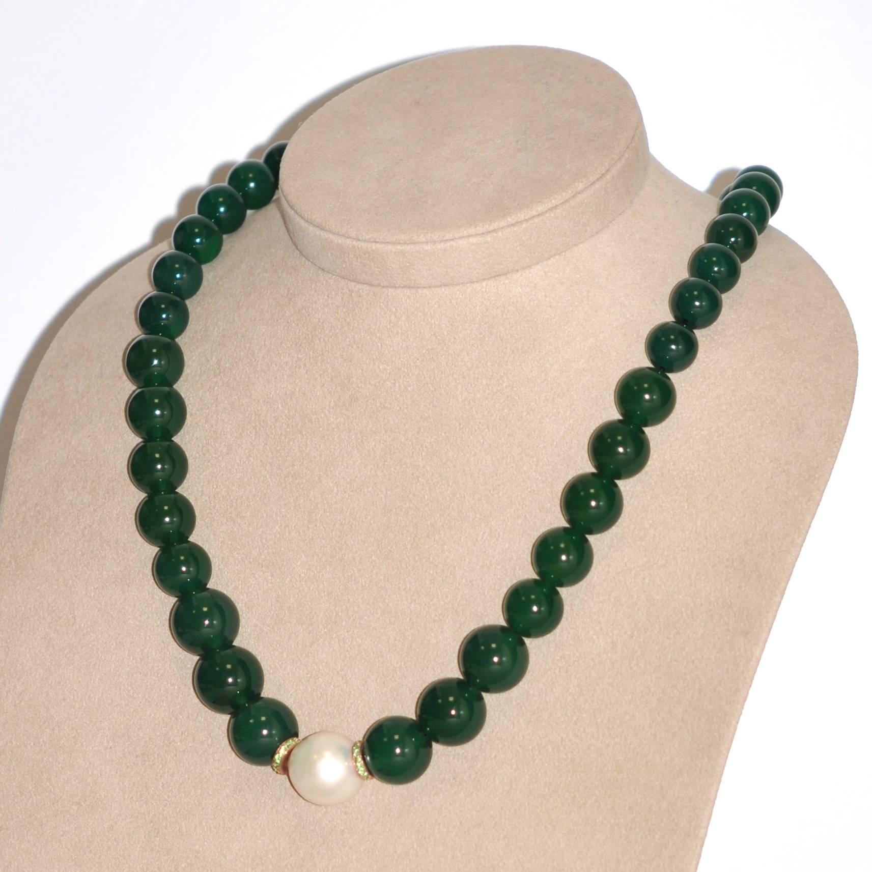 Green Agates, Tsavorites and Freshwater Pearl on Rose Gold Beaded Necklace In New Condition In Vannes, FR