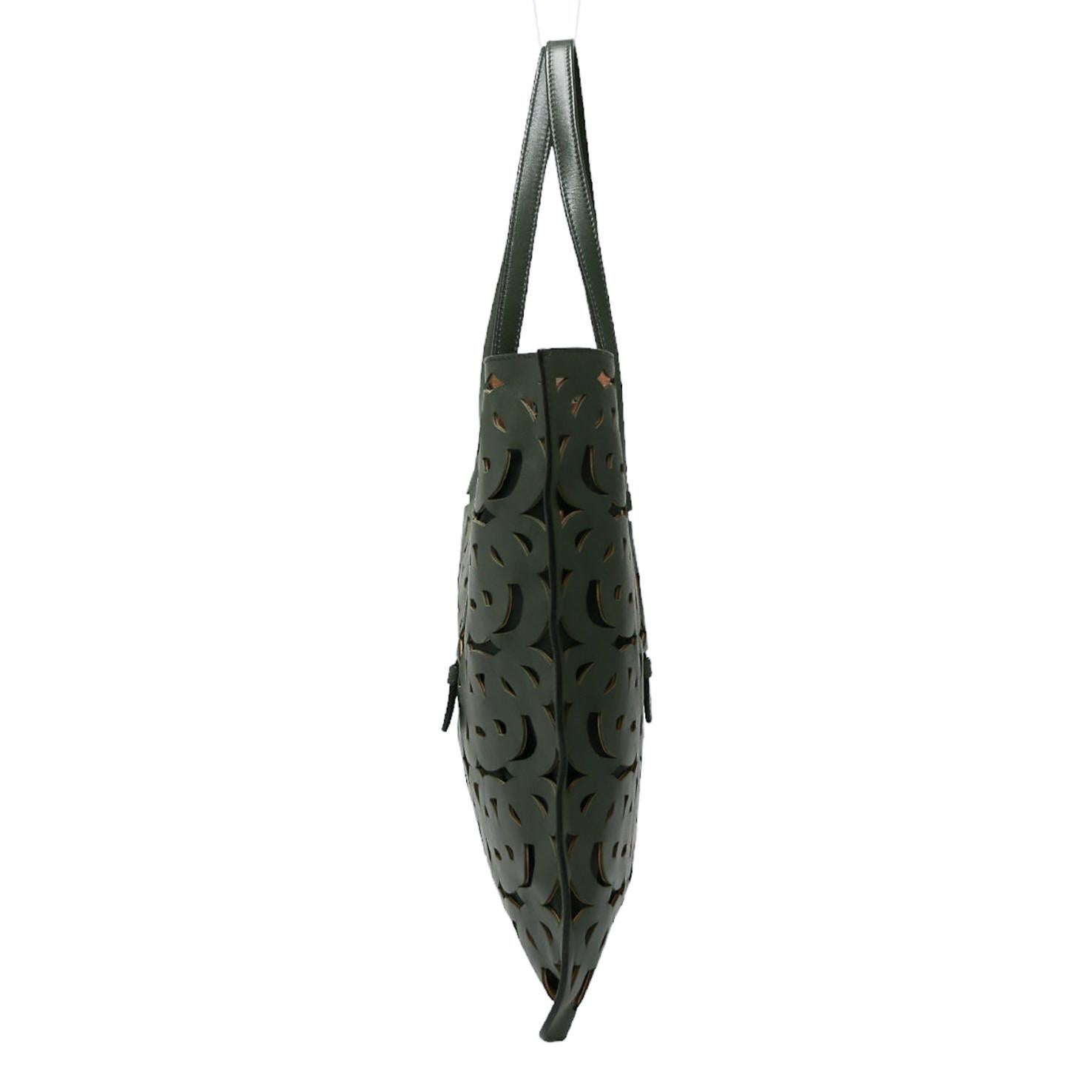 Green Alaïa Leather Tote For Sale 2