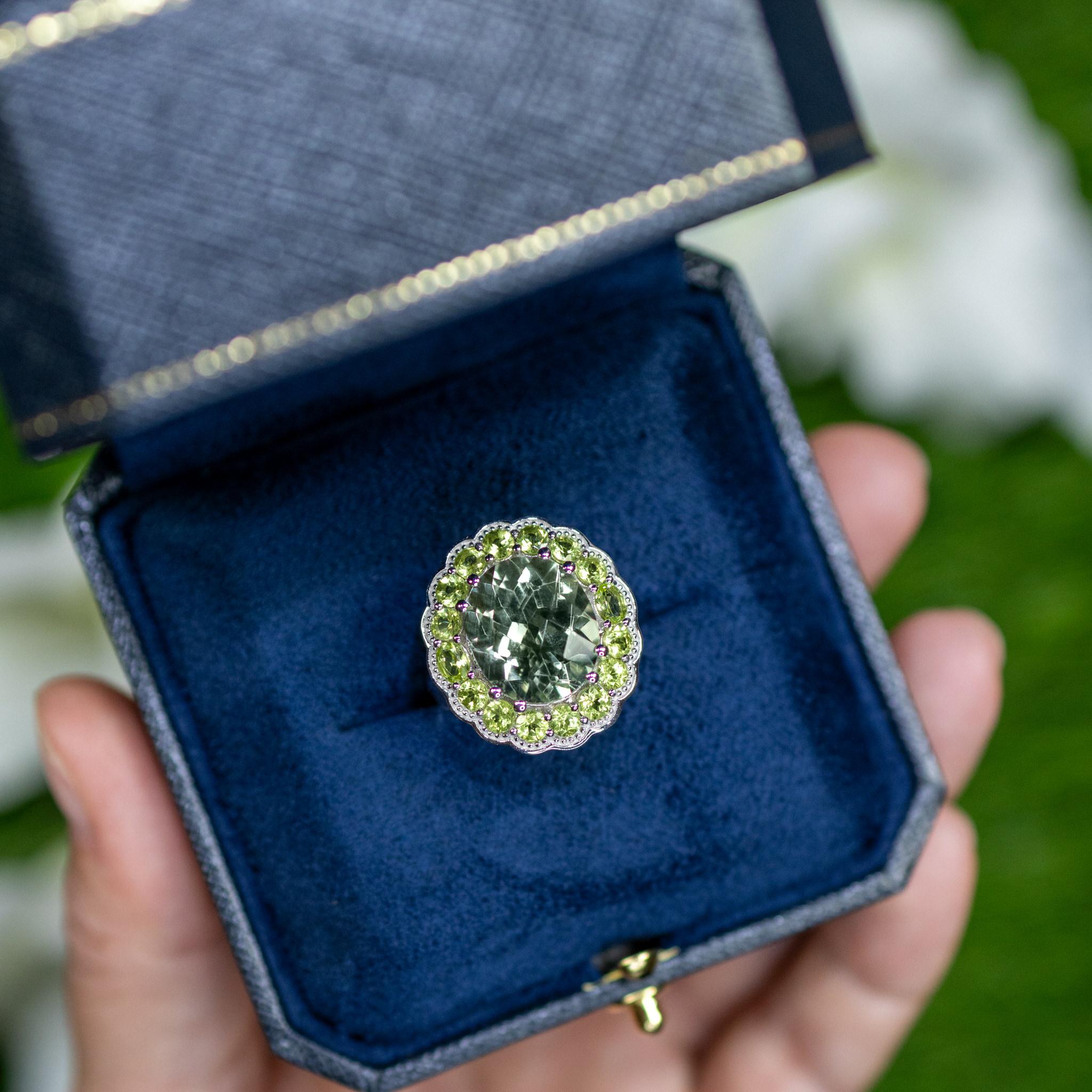 Grüner Amethyst Cocktail Ring Peridot Halo 7,18 Karat Sterling Silber (Zeitgenössisch) im Angebot