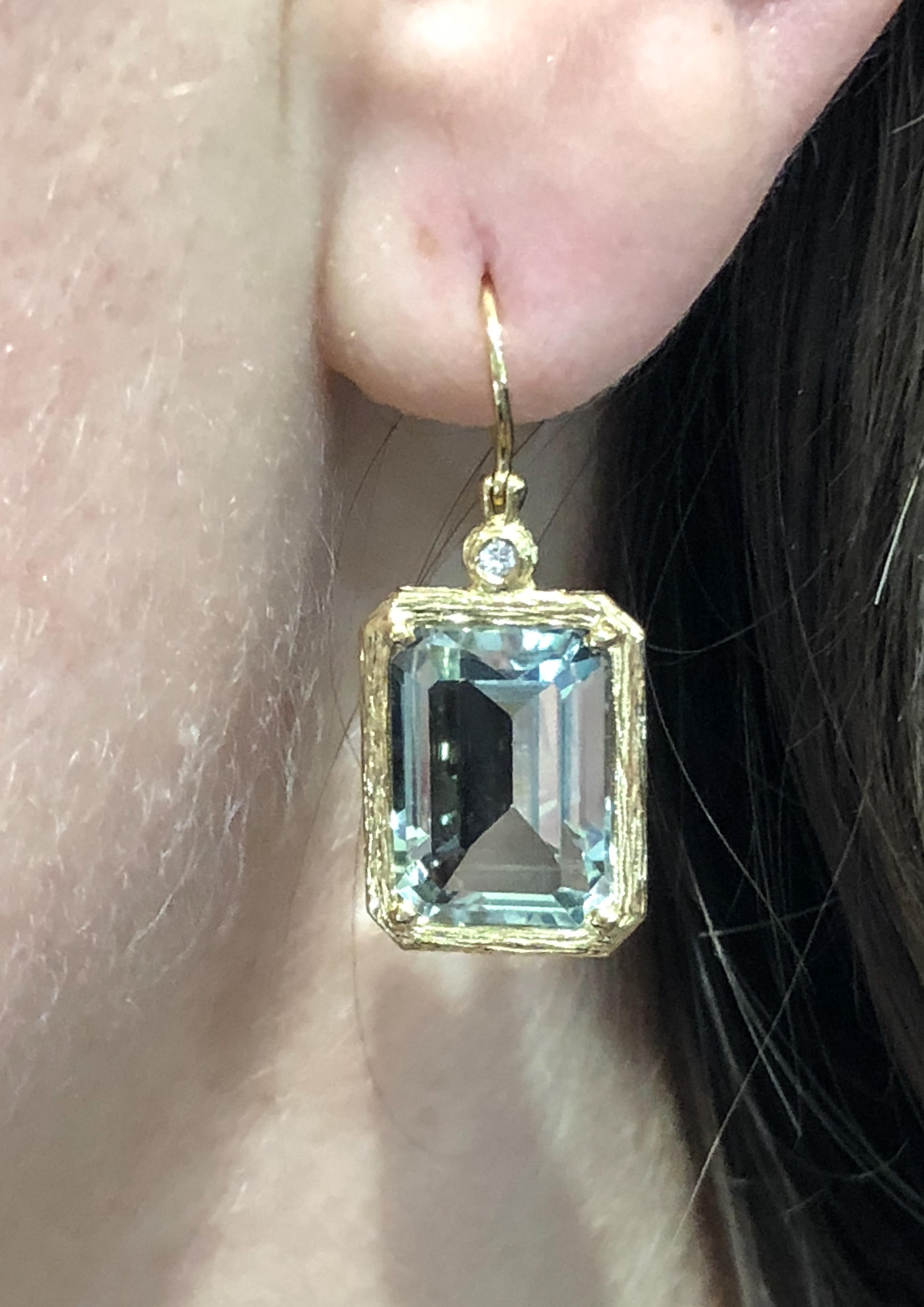 Green Amethyst Drop Yellow Gold Earrings In New Condition In Greenwich, CT