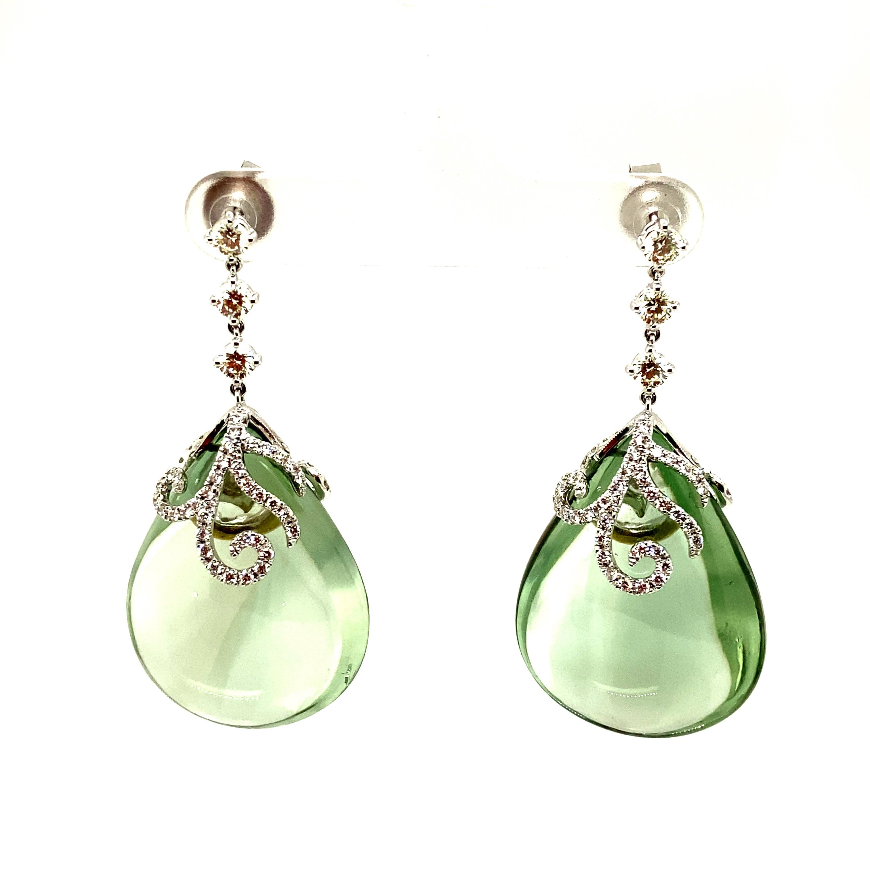 Green Amethyst Drops and White Diamond Gold Earrings In New Condition For Sale In Hong Kong, HK