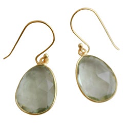 Pendants d'oreilles en argent sterling plaqué or avec améthyste verte