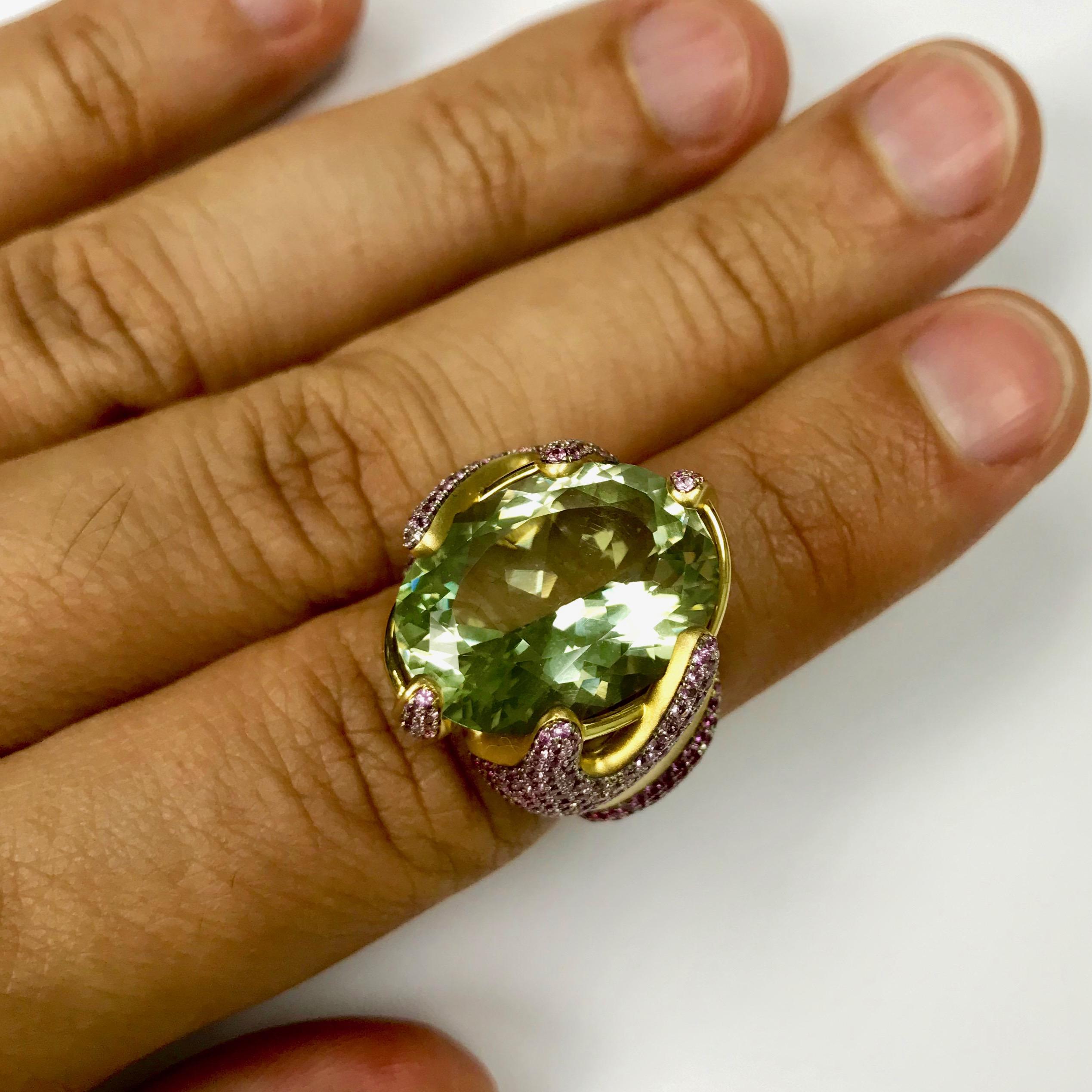 18 Karat Gelbgold Ring mit grünem Amethyst und rosa Saphir im Angebot 2