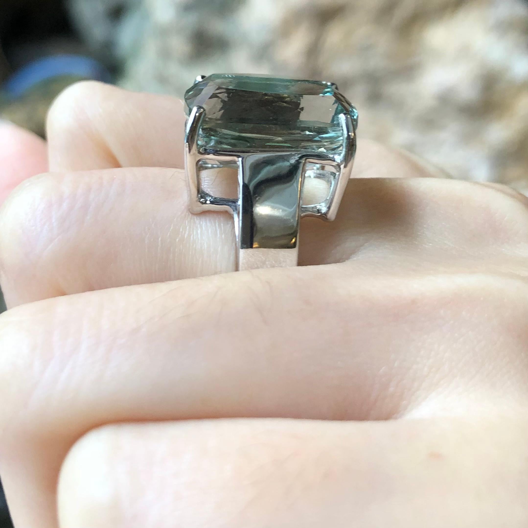 Women's Green Amethyst Ring set in Silver Settings For Sale