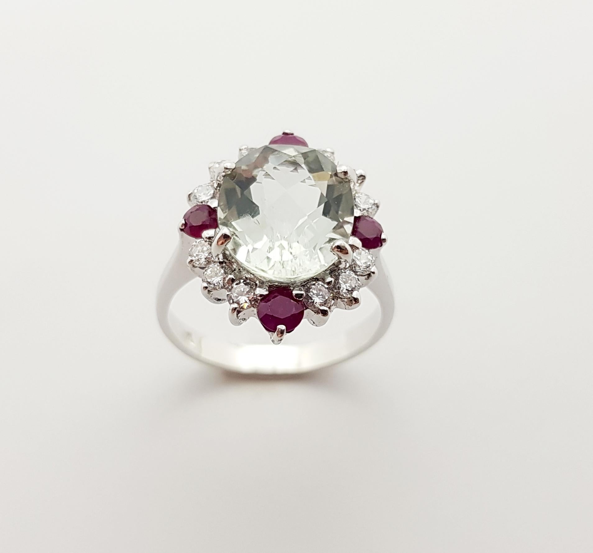 Bague en argent sertie d'améthyste verte, de rubis et de zirconia cubique en vente 5
