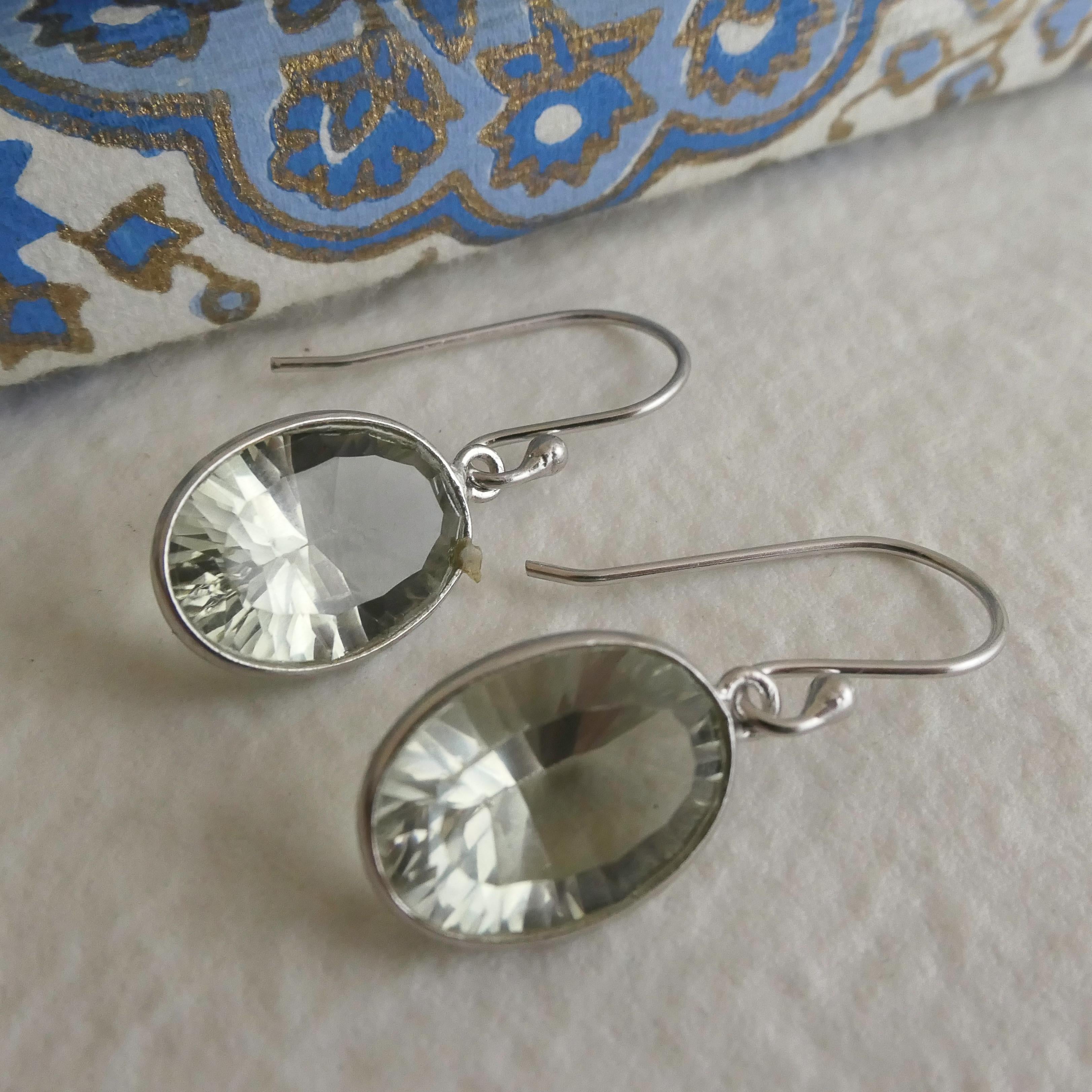 Grüne Amethyst Ohrringe aus Sterling Silber im Zustand „Neu“ im Angebot in Oslo, 03
