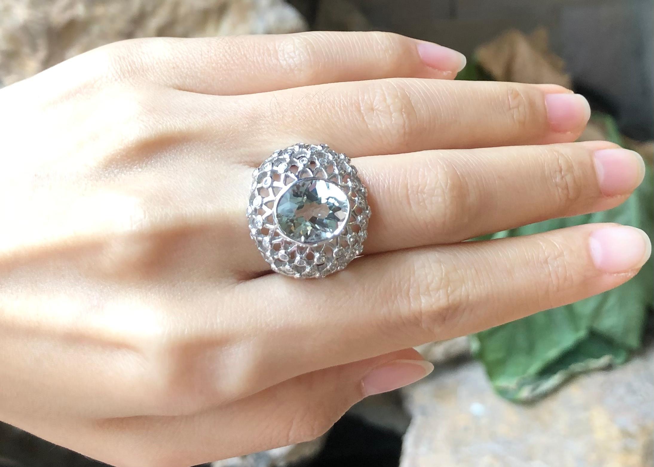 Contemporaneo Anello con ametista verde e zirconia cubica con montatura in argento in vendita