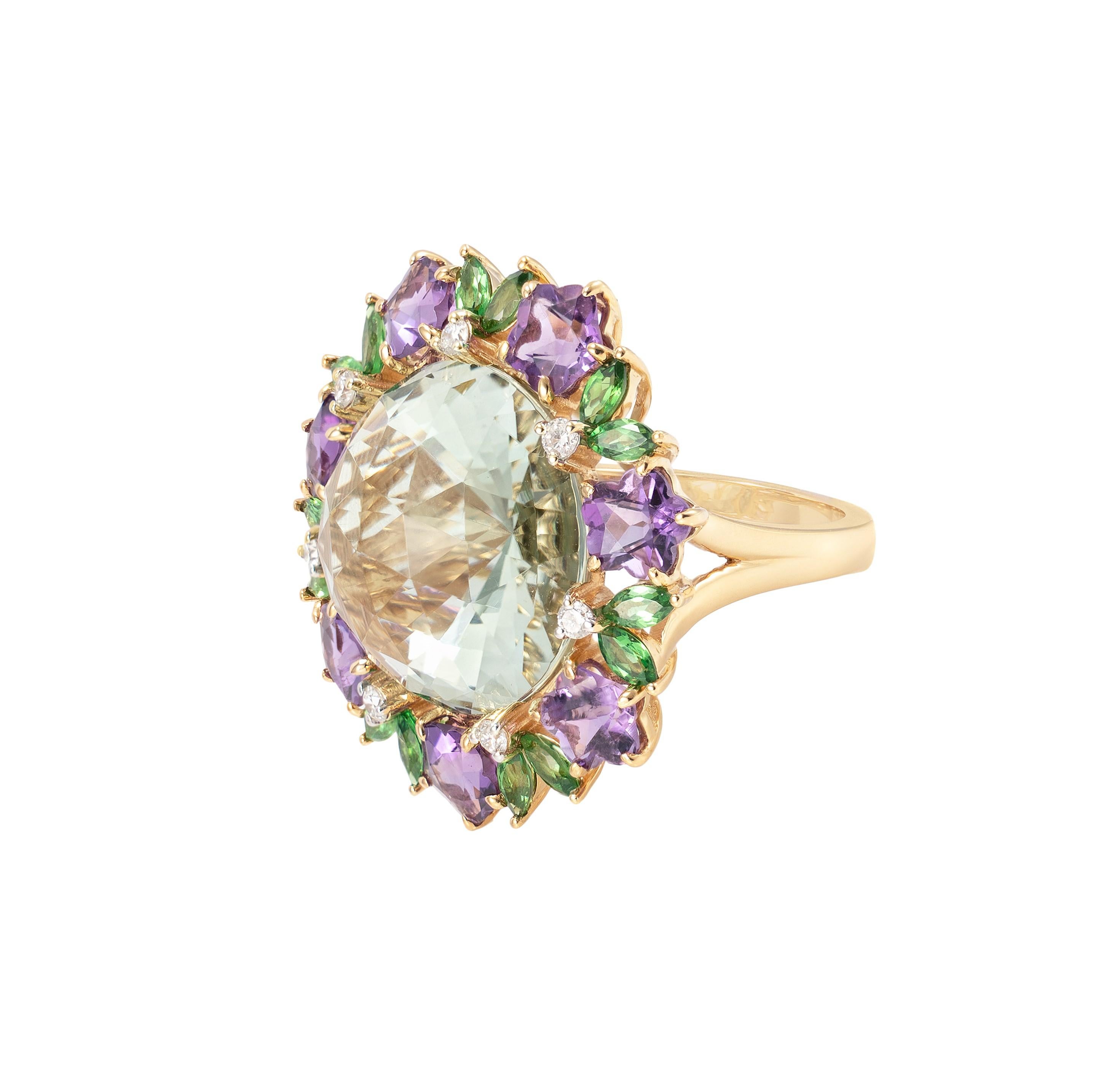 Grüner grüner Amethyst mit Edelsteinen Cocktail-Ring aus 18 Karat Gelbgold (Zeitgenössisch) im Angebot