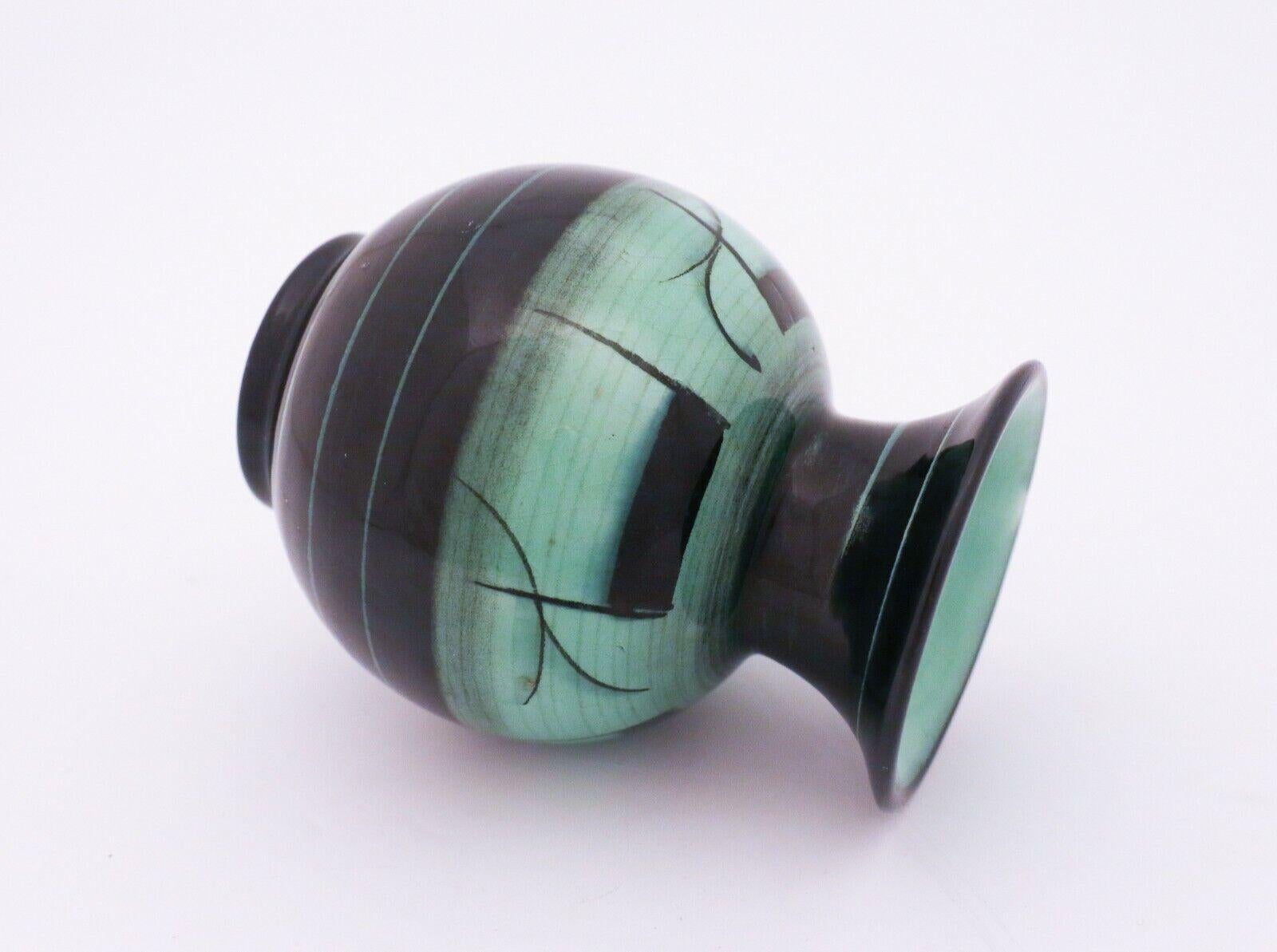Grün-schwarze Art-déco-Vase von Ilse Claesson, Rörstrand (Schwedisch) im Angebot