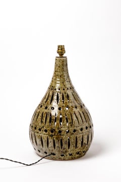 Lampada da tavolo con base in ceramica verde e nera in gres del Medioevo Firmata