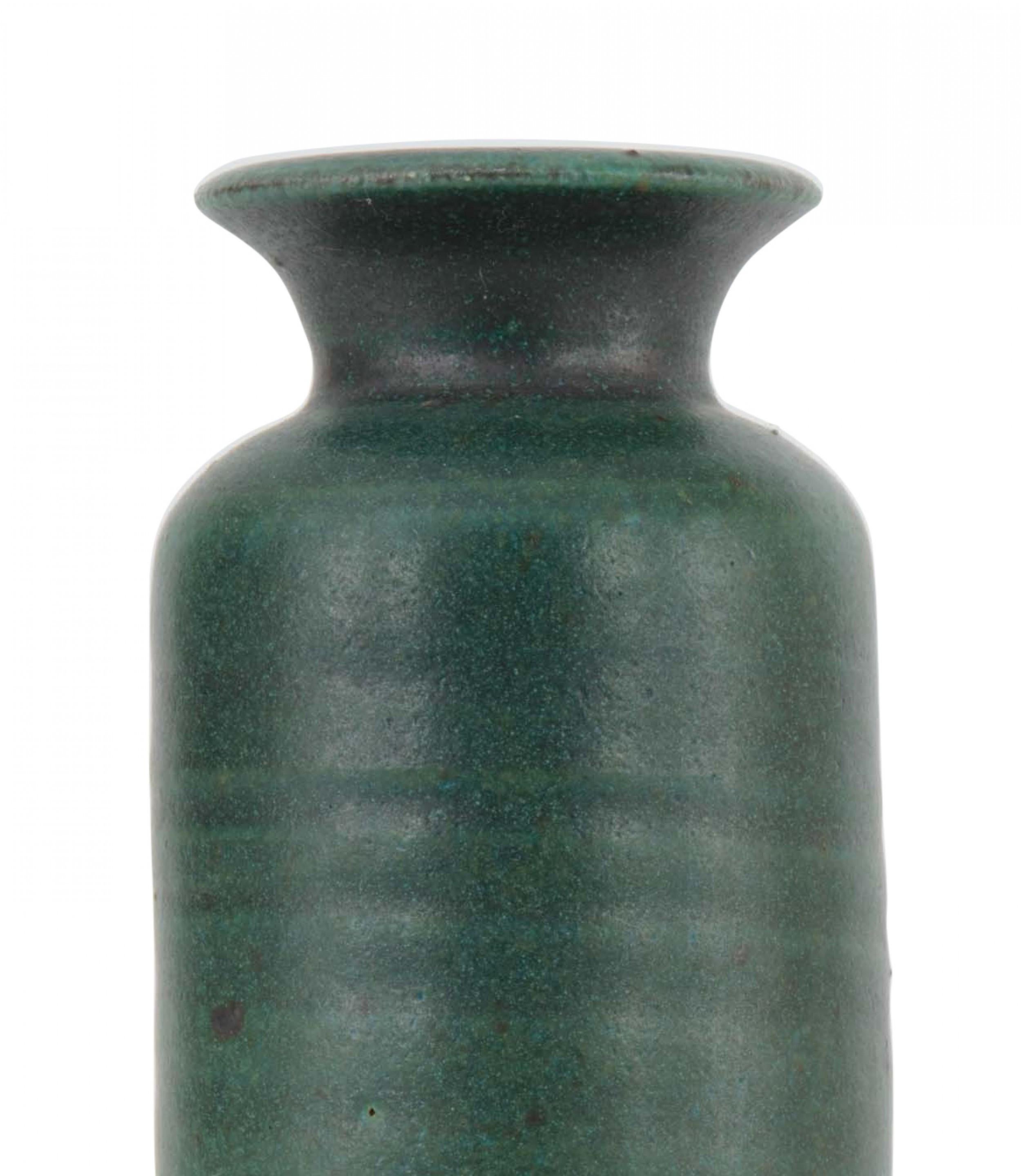 Sconosciuto Vasi a bocciolo in ceramica verde e blu in vendita
