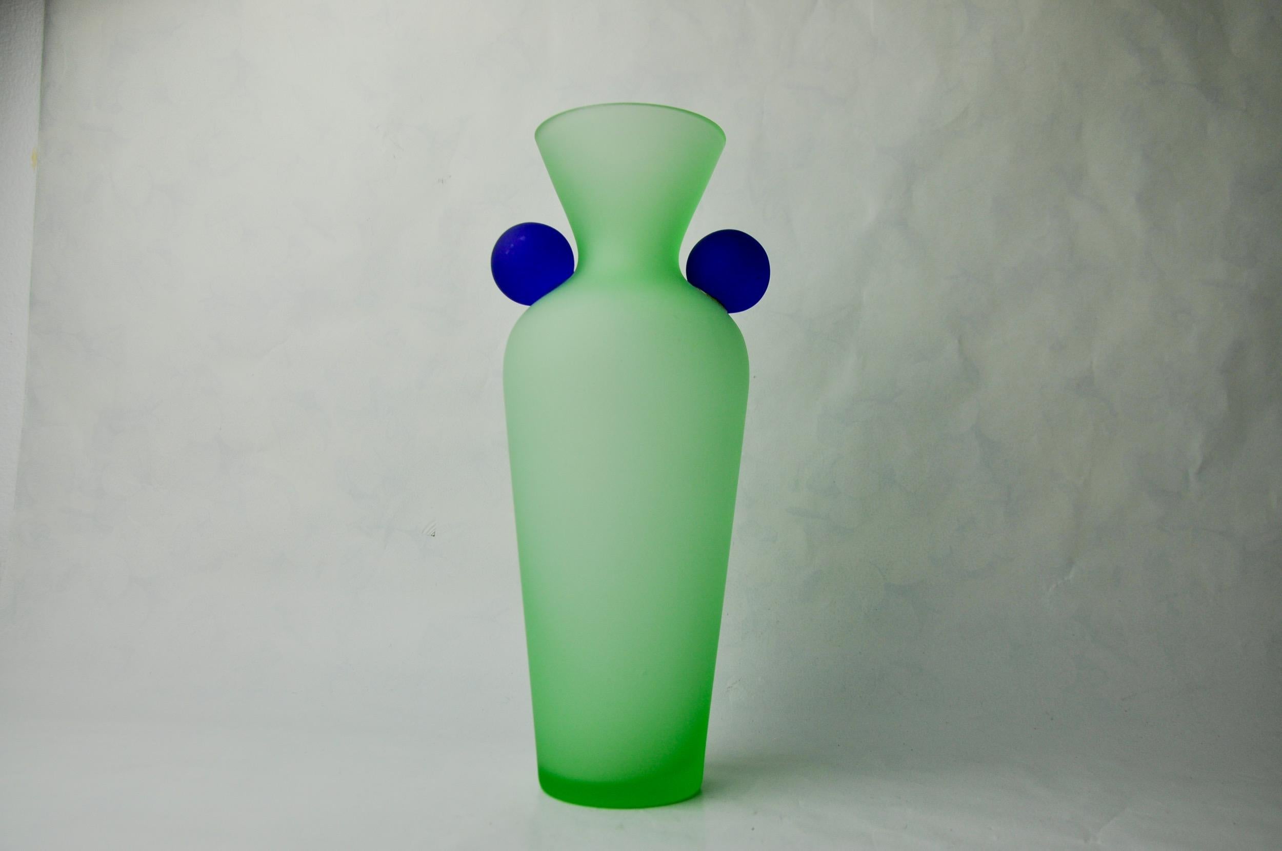 Hollywood Regency Green and blue satin murano glass vase, menphis style, italy, 1980 For Sale