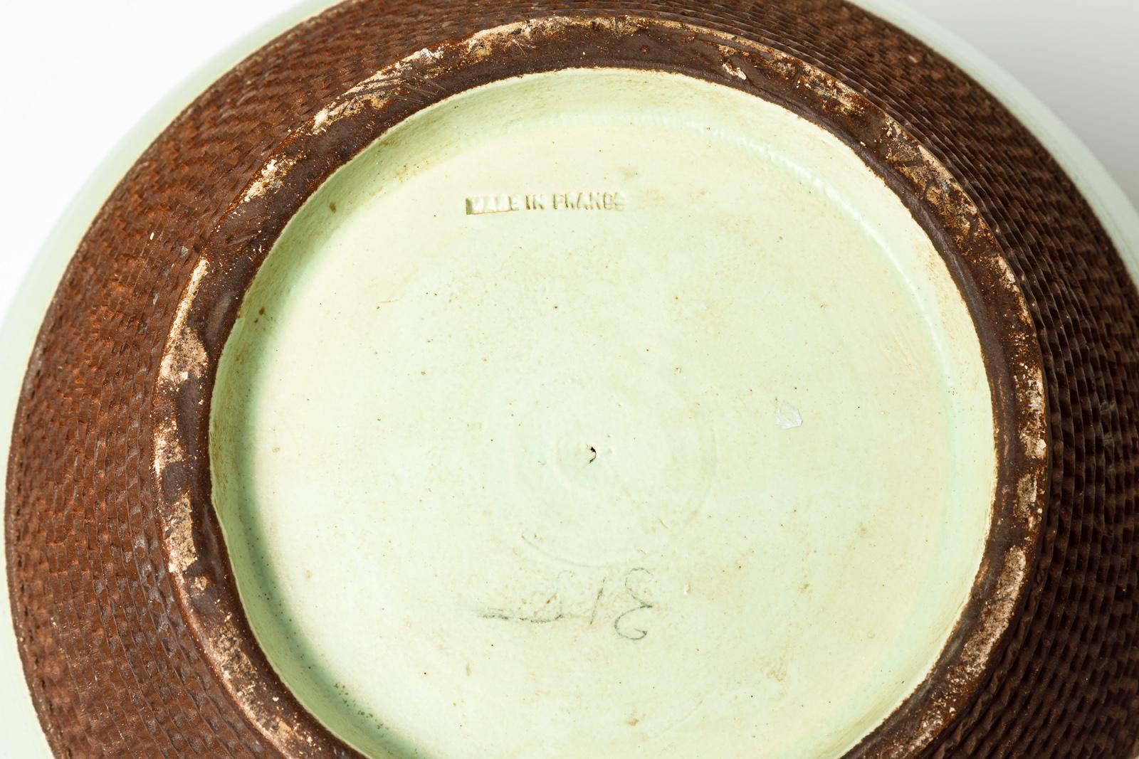 20ième siècle Vase en grès émaillé vert et brun de Pol Chambost, vers 1930. en vente
