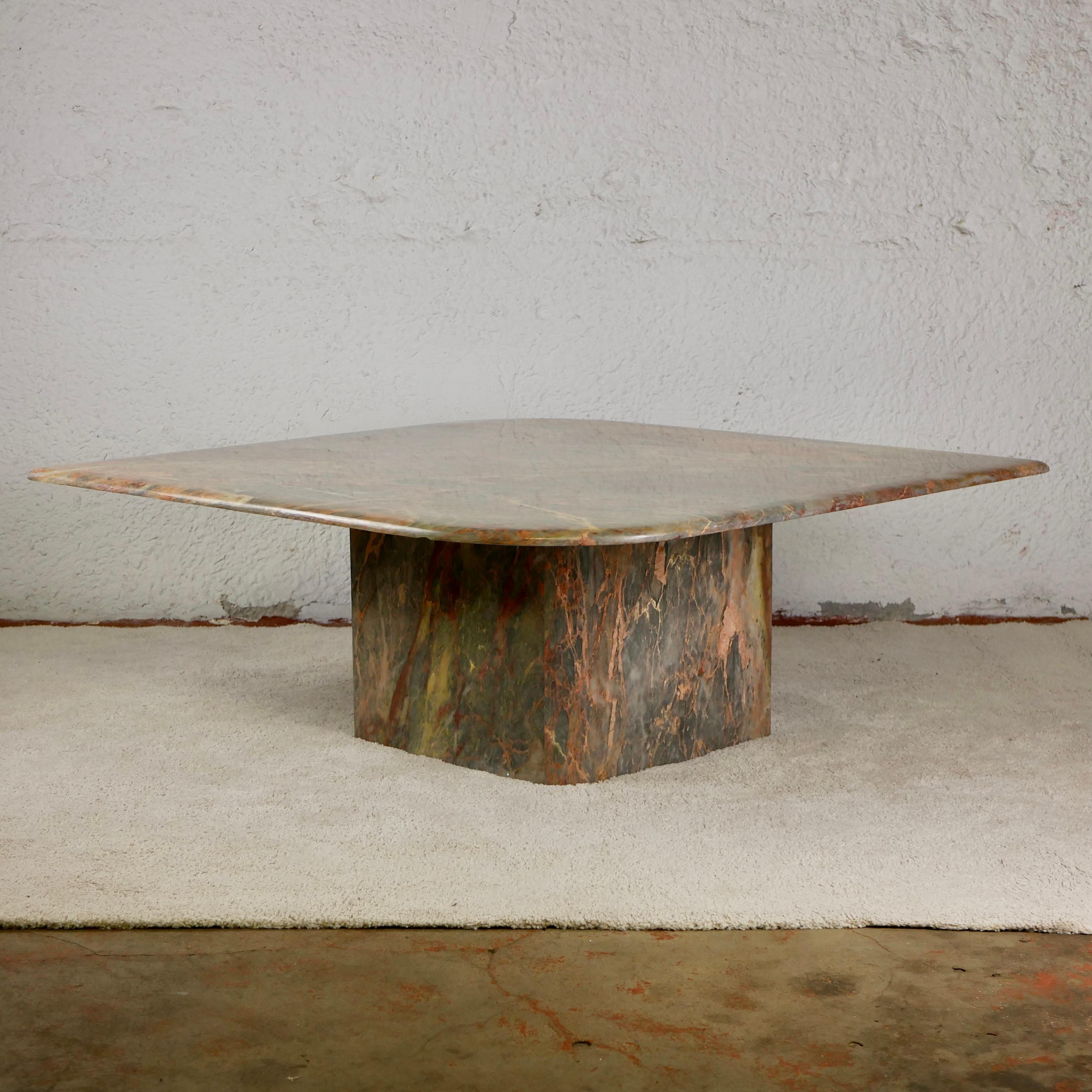 Late 20th Century Green and Coral Eye-Shape Marble Coffee Table, Italy, 1970s