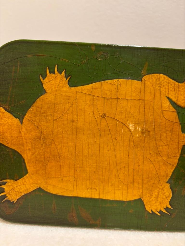 Scatola per tartarughe a decoupage in lacca verde e oro con interno in finto guscio di tartaruga in vendita 3