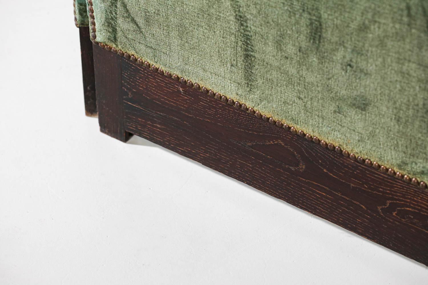 Green and gold velvet screen from the 40's / 50's French oak ceruse vintage  For Sale 1