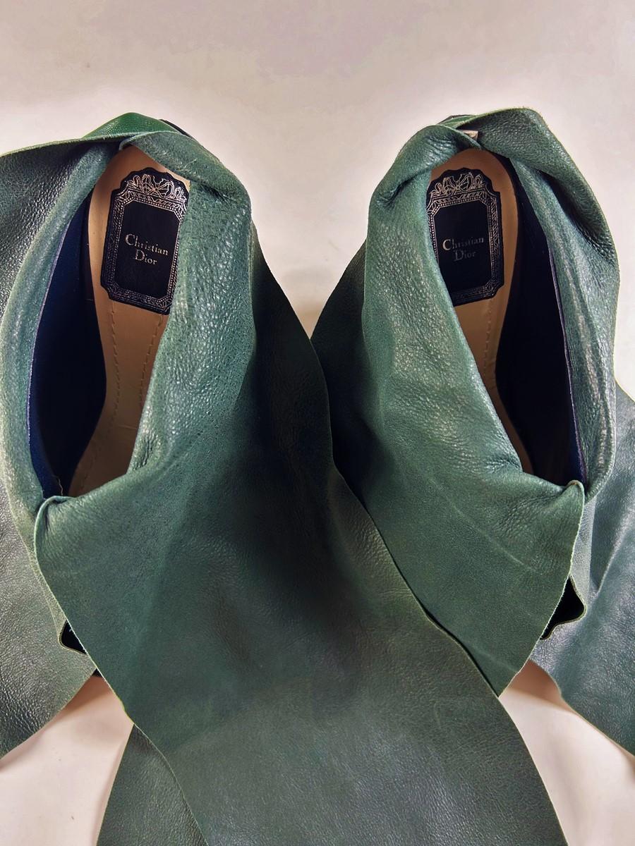 Bottes en cuir vert et bleu encre de John Galliano pour Christian Dior Circa 2000 en vente 1
