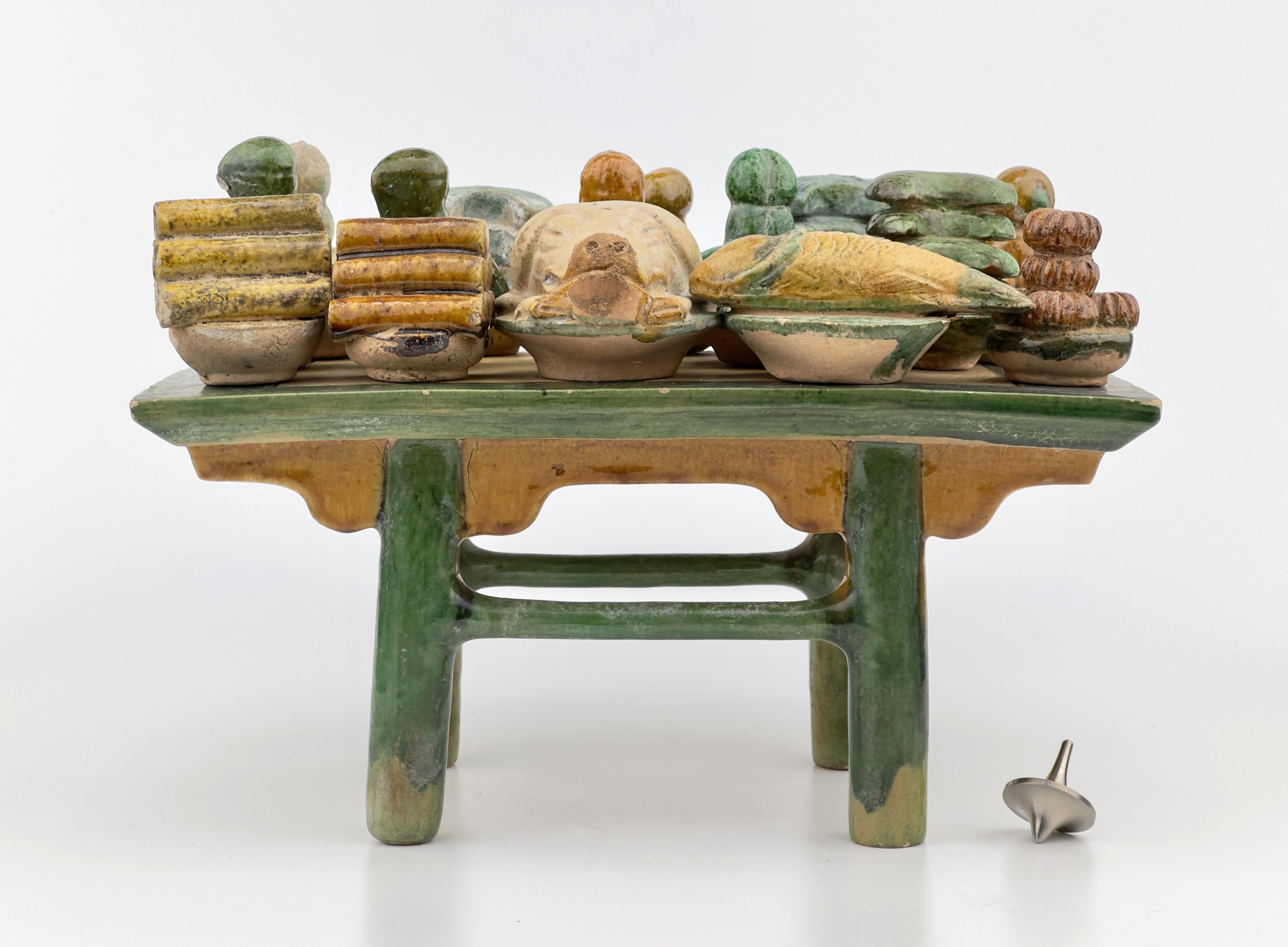 Green and Ochre Glazed Altar Table with Offerings, Ming Dynasty, 15~16th Century For Sale 5