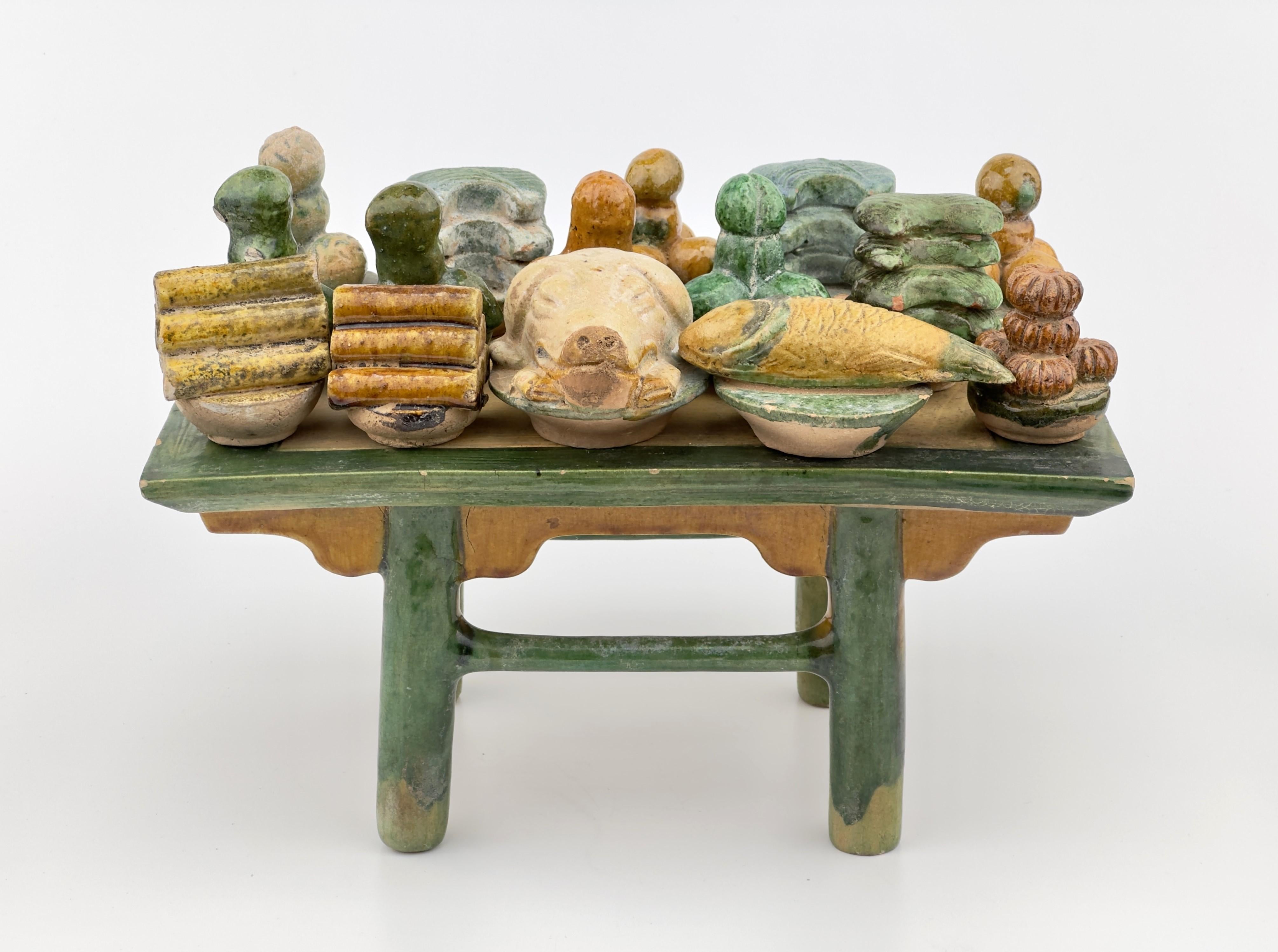 Chinese Green and Ochre Glazed Altar Table with Offerings, Ming Dynasty, 15~16th Century For Sale