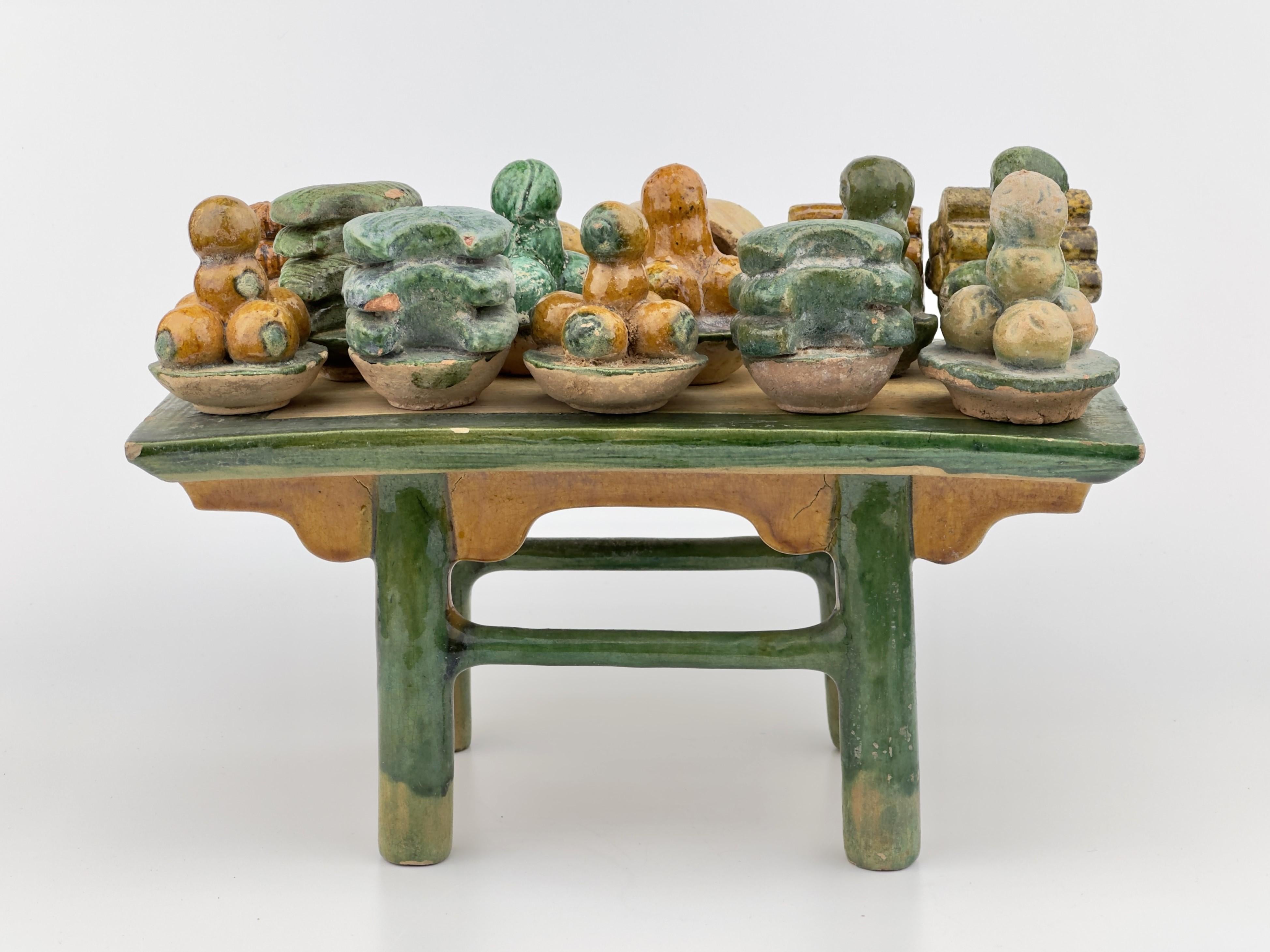 Green and Ochre Glazed Altar Table with Offerings, Ming Dynasty, 15~16th Century For Sale 2