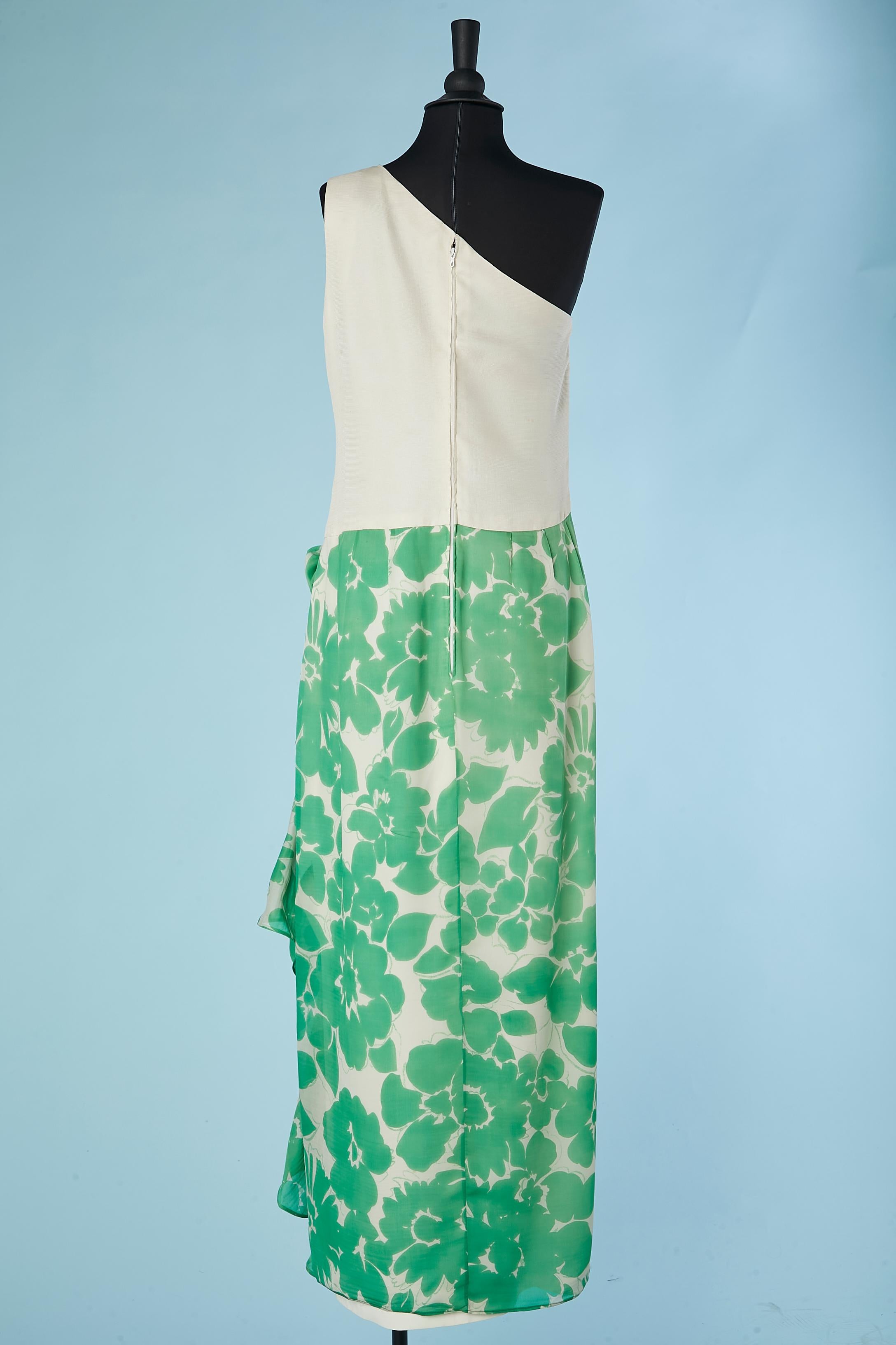 Robe du soir asymtrique en soie verte et blanc cass Christian Dior  Pour femmes en vente