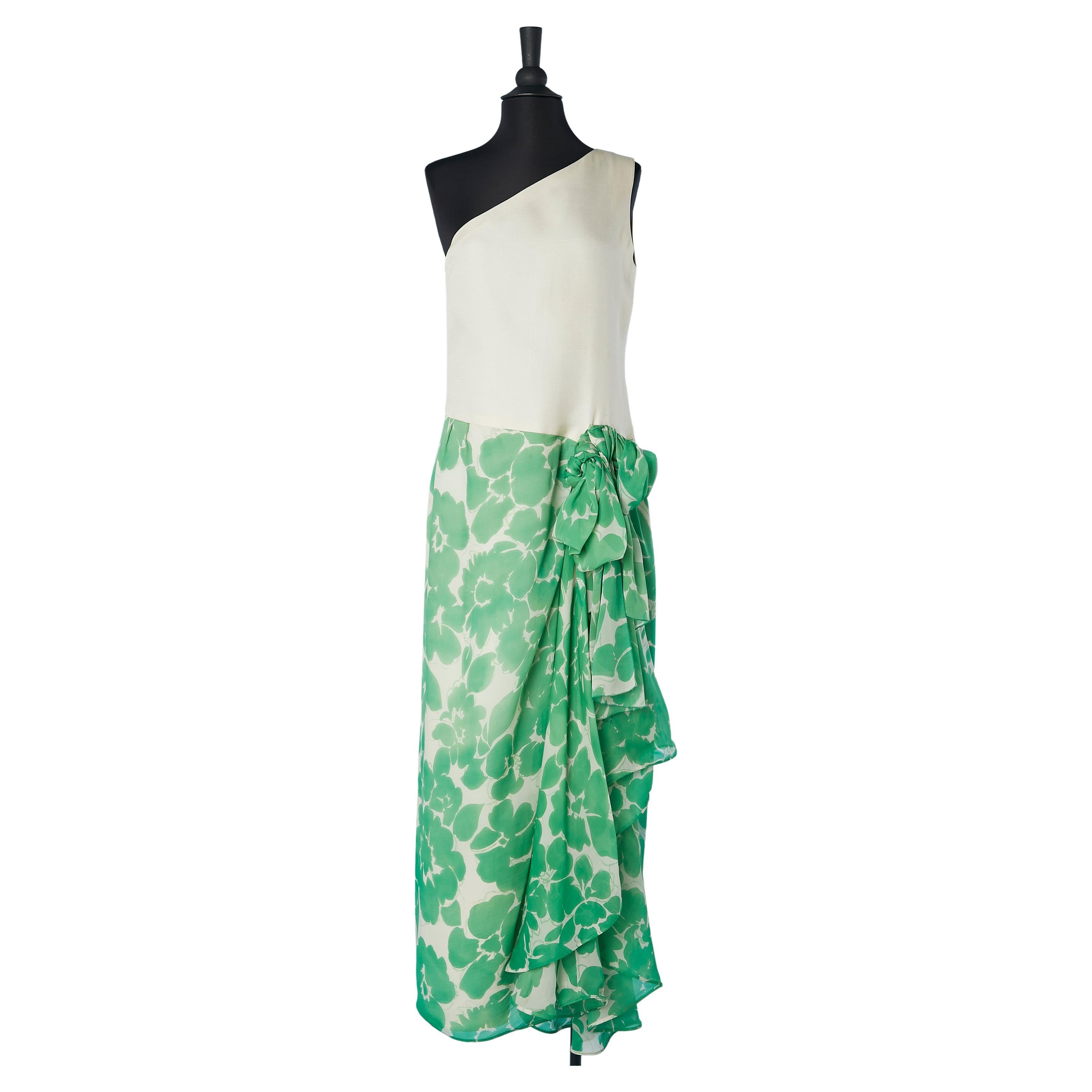 Robe du soir asymtrique en soie verte et blanc cass Christian Dior  en vente