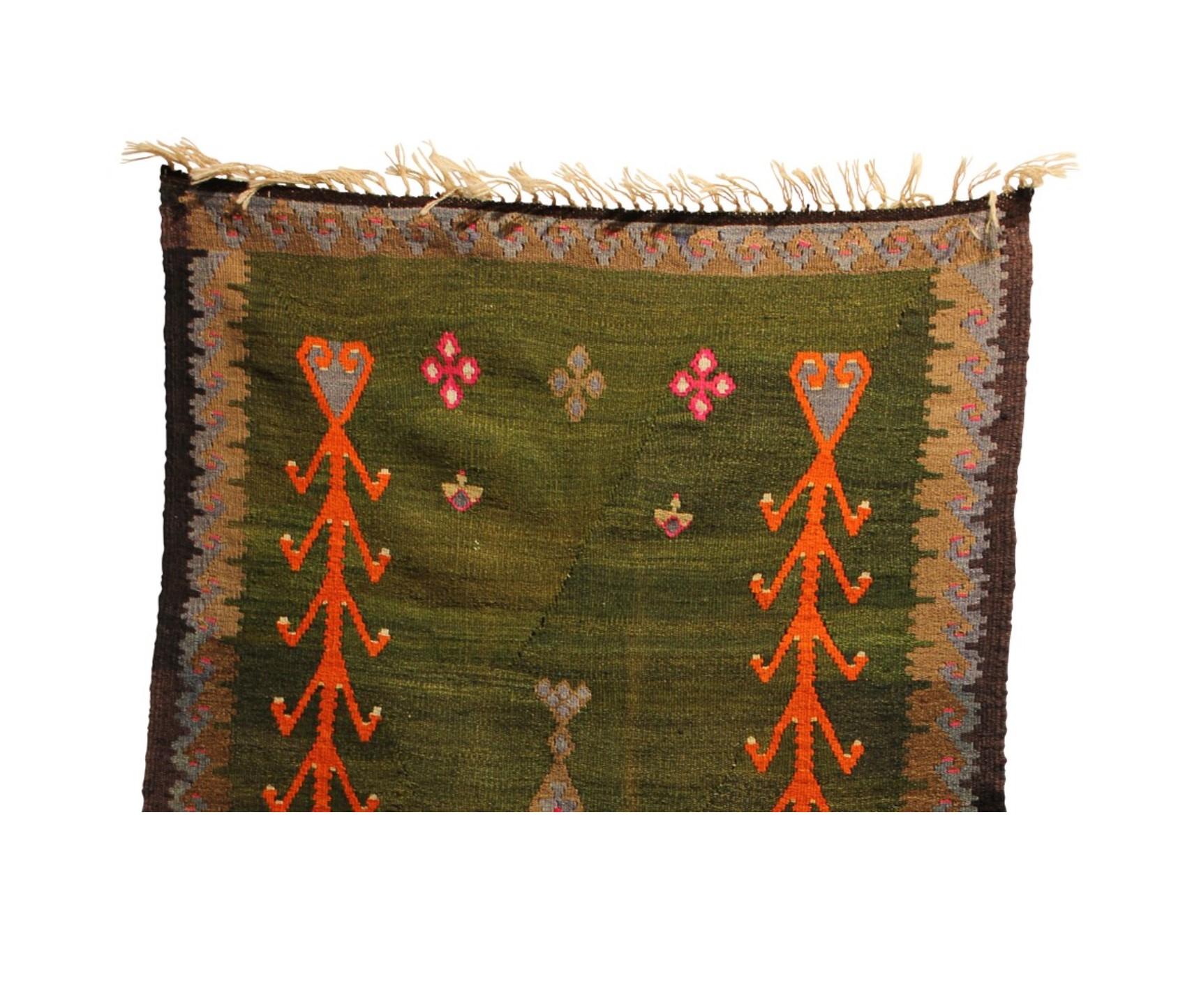 Green and Orange Tribal Print Turkish Kilim In Excellent Condition In Houston, TX