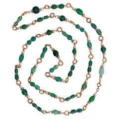Collier de perles vertes et perles