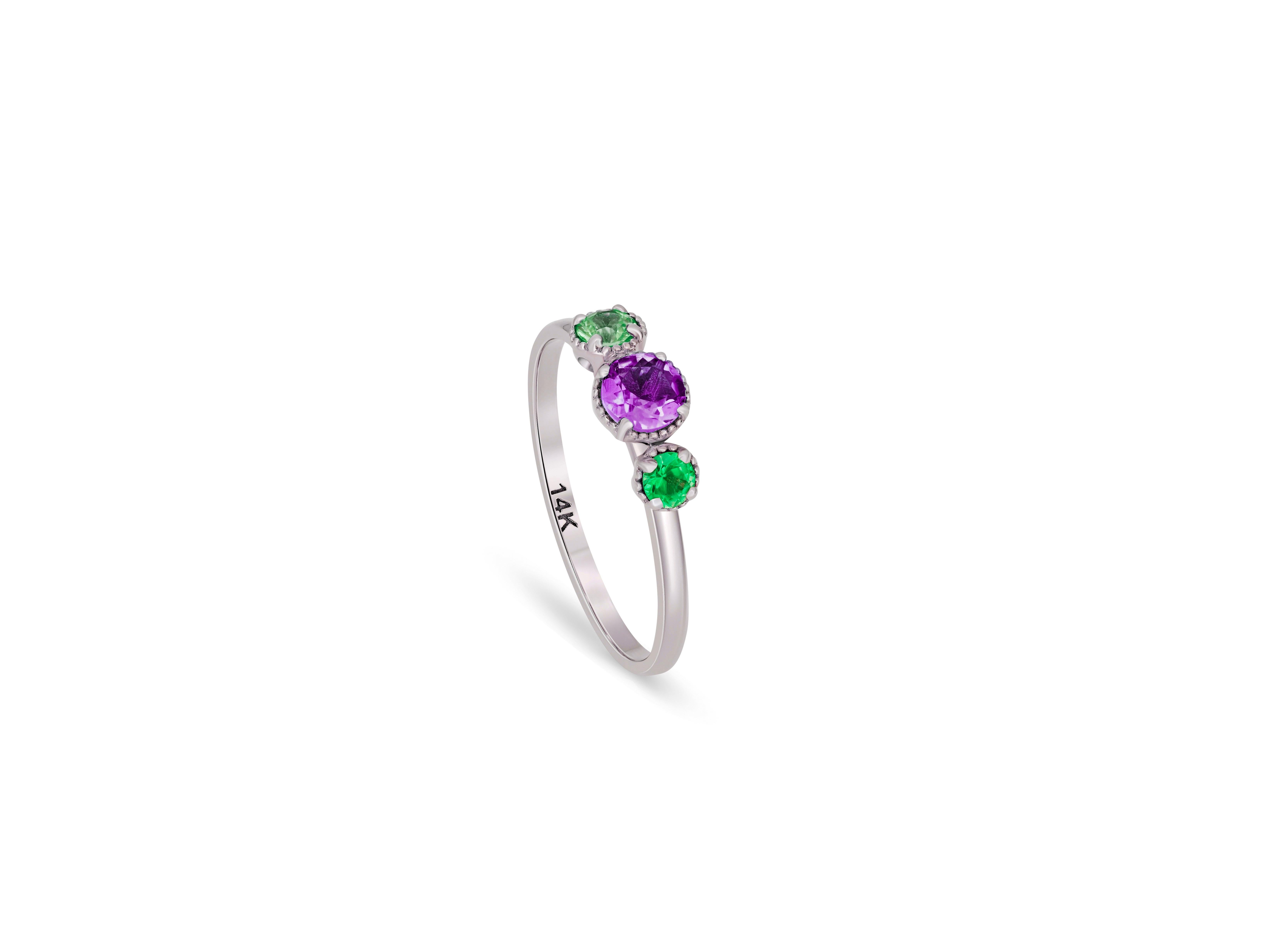 Modern Green and purple gem 14k gold ring. For Sale