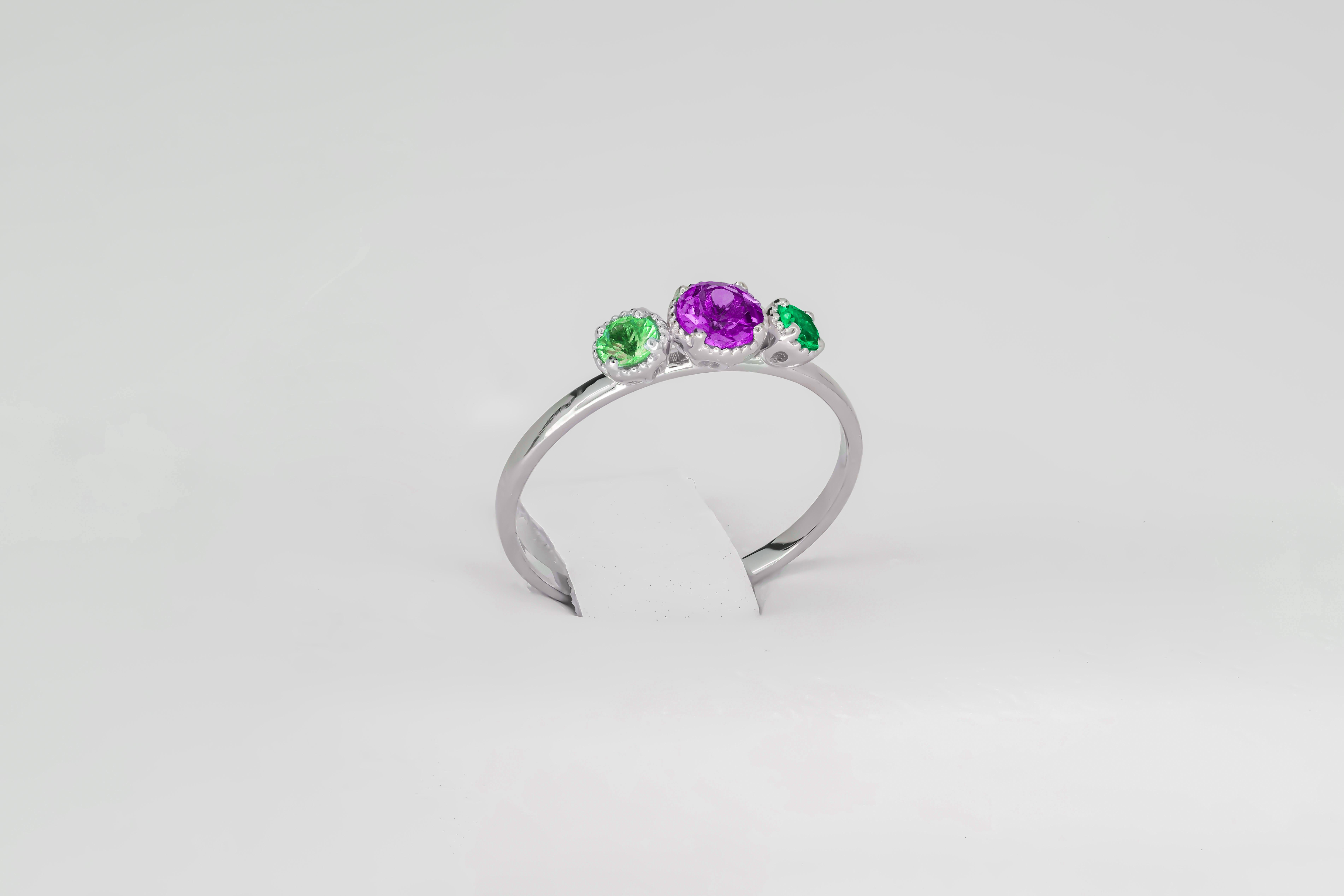 Round Cut Green and purple gem 14k gold ring. For Sale