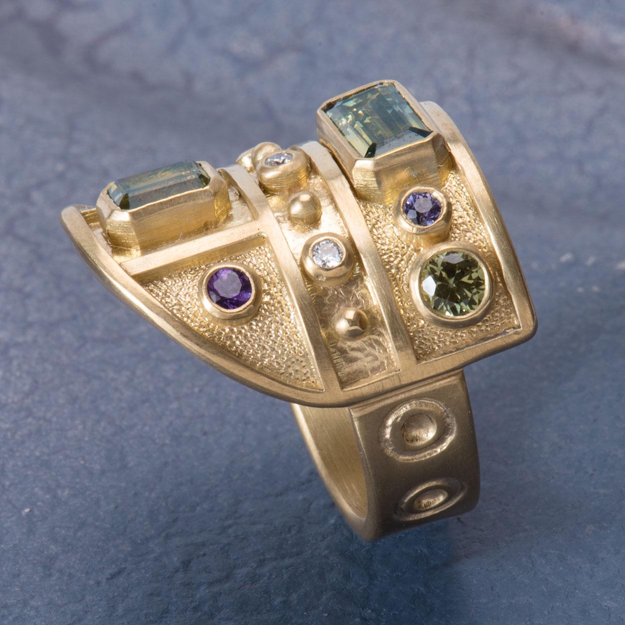 Green and Purple Sapphire Archer's Ring in 18 Karat Gold with Diamonds In New Condition For Sale In Santa Fe, NM