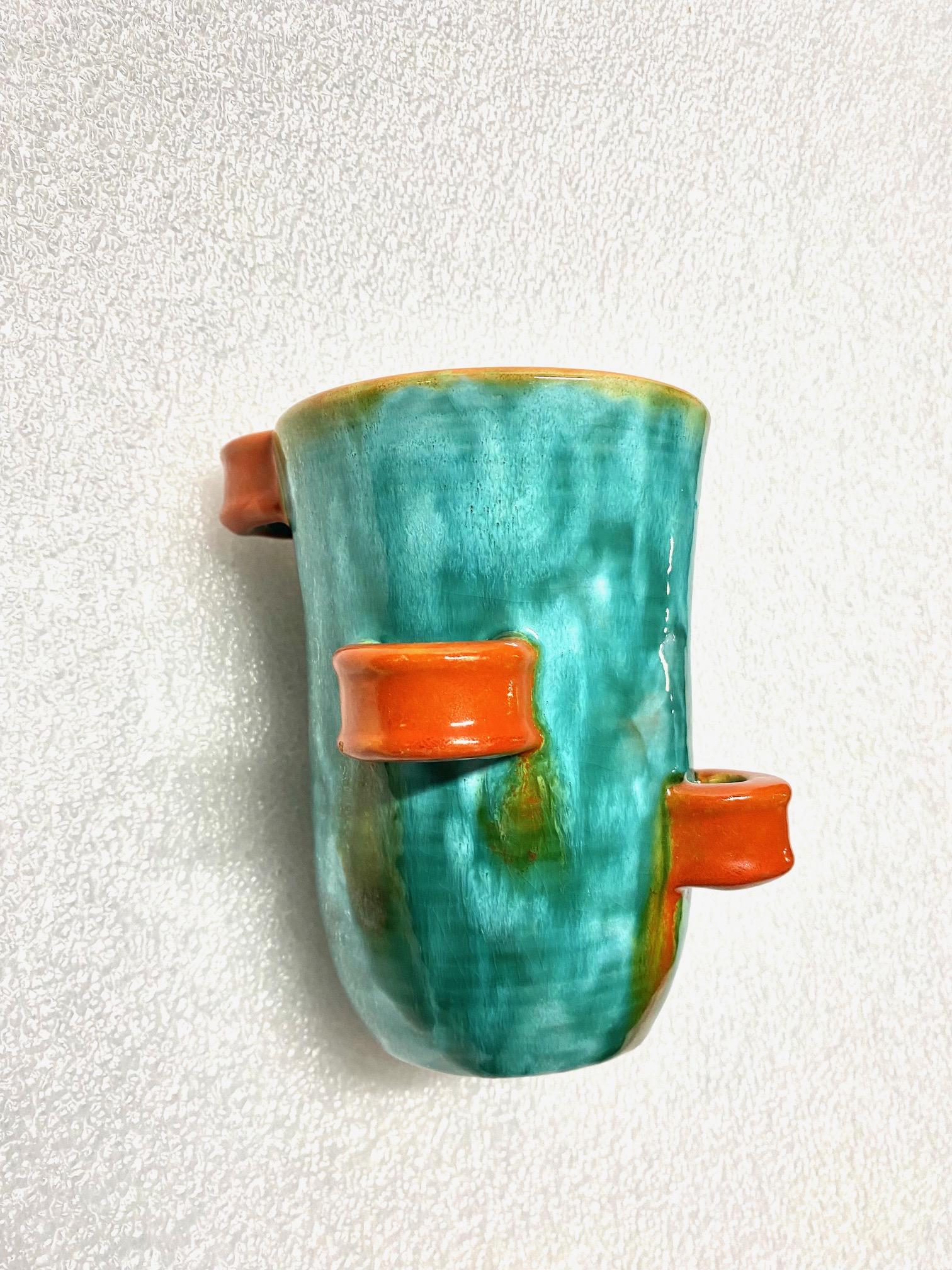 Vase en céramique verte et rouge de Gmundner Keramik Bon état - En vente à Montreal, QC