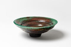 Taza de cerámica esmaltada verde y roja de Gisèle Buthod-Garçon, hacia 1980-1990