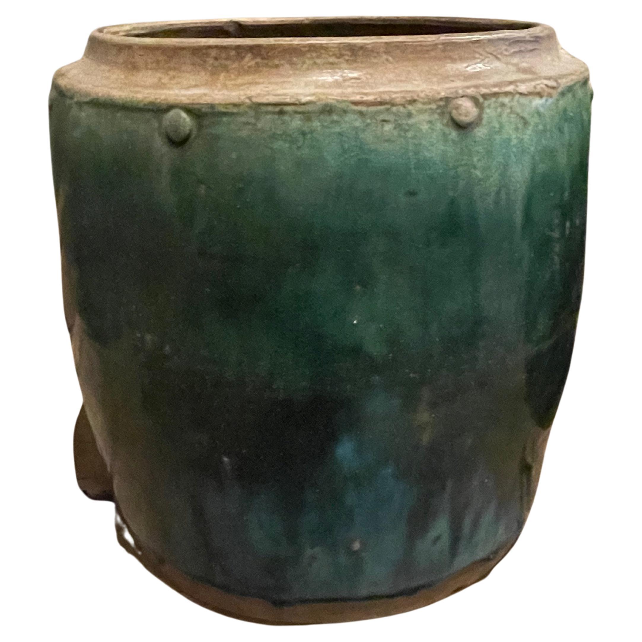 https://a.1stdibscdn.com/green-and-turquoise-glaze-ginger-pot-borneo-18th-century-for-sale/f_8112/f_337767721681326372914/f_33776772_1681326373811_bg_processed.jpg