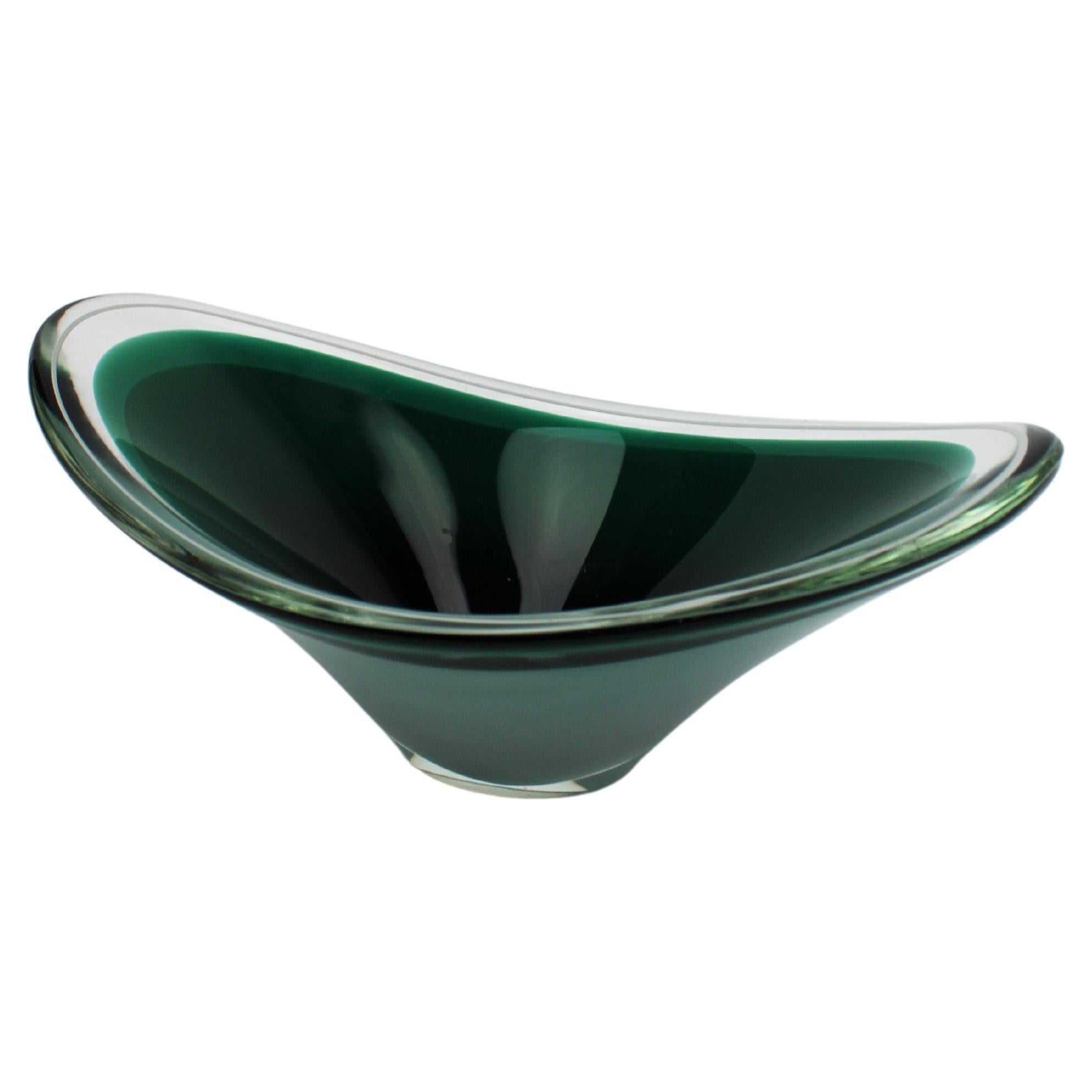 Green and white art Glass Bowl by Paul Kedelv for Flygsfors signed 1958 Sweden