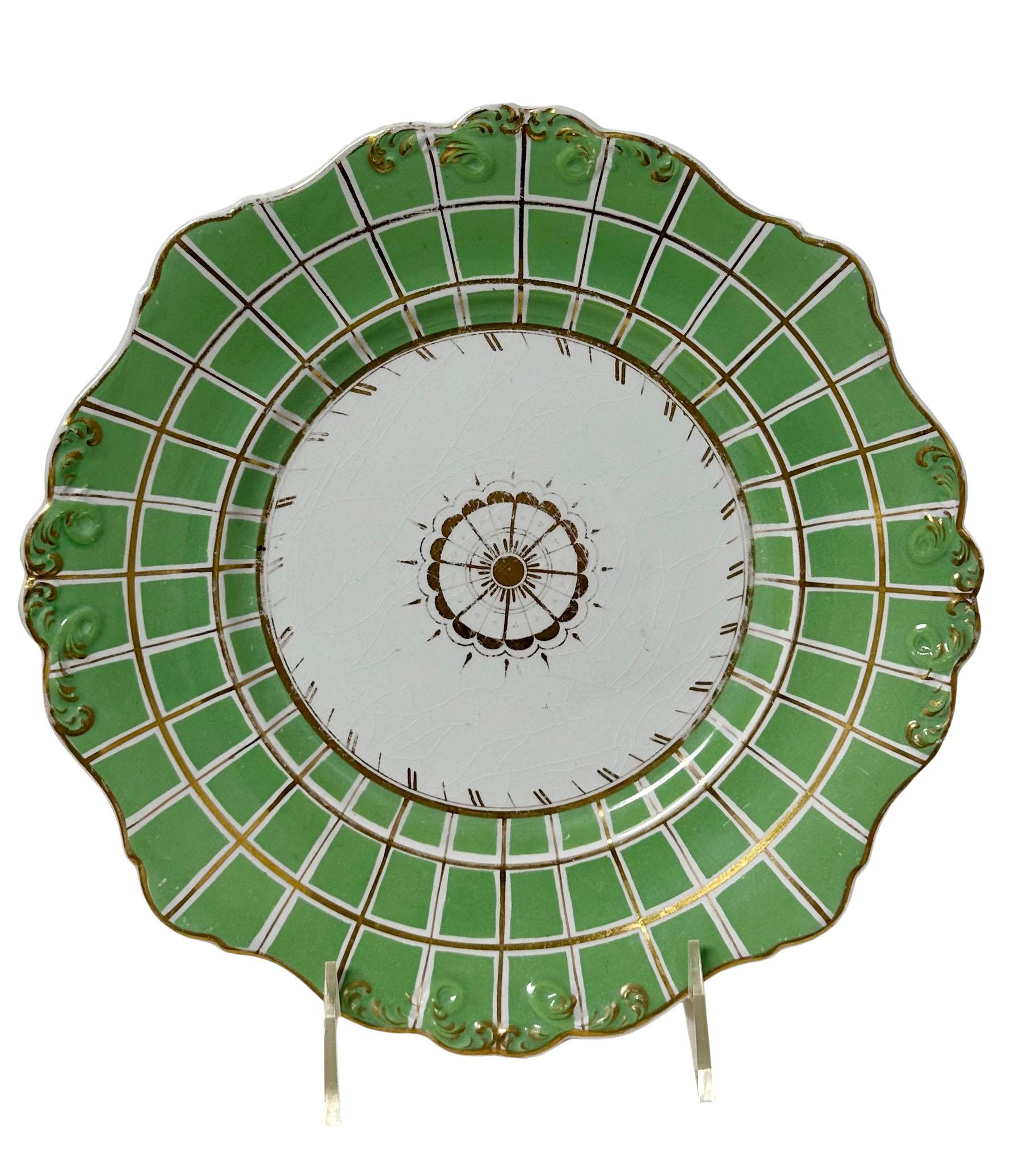 Green and White English Plates In Good Condition For Sale In Tampa, FL
