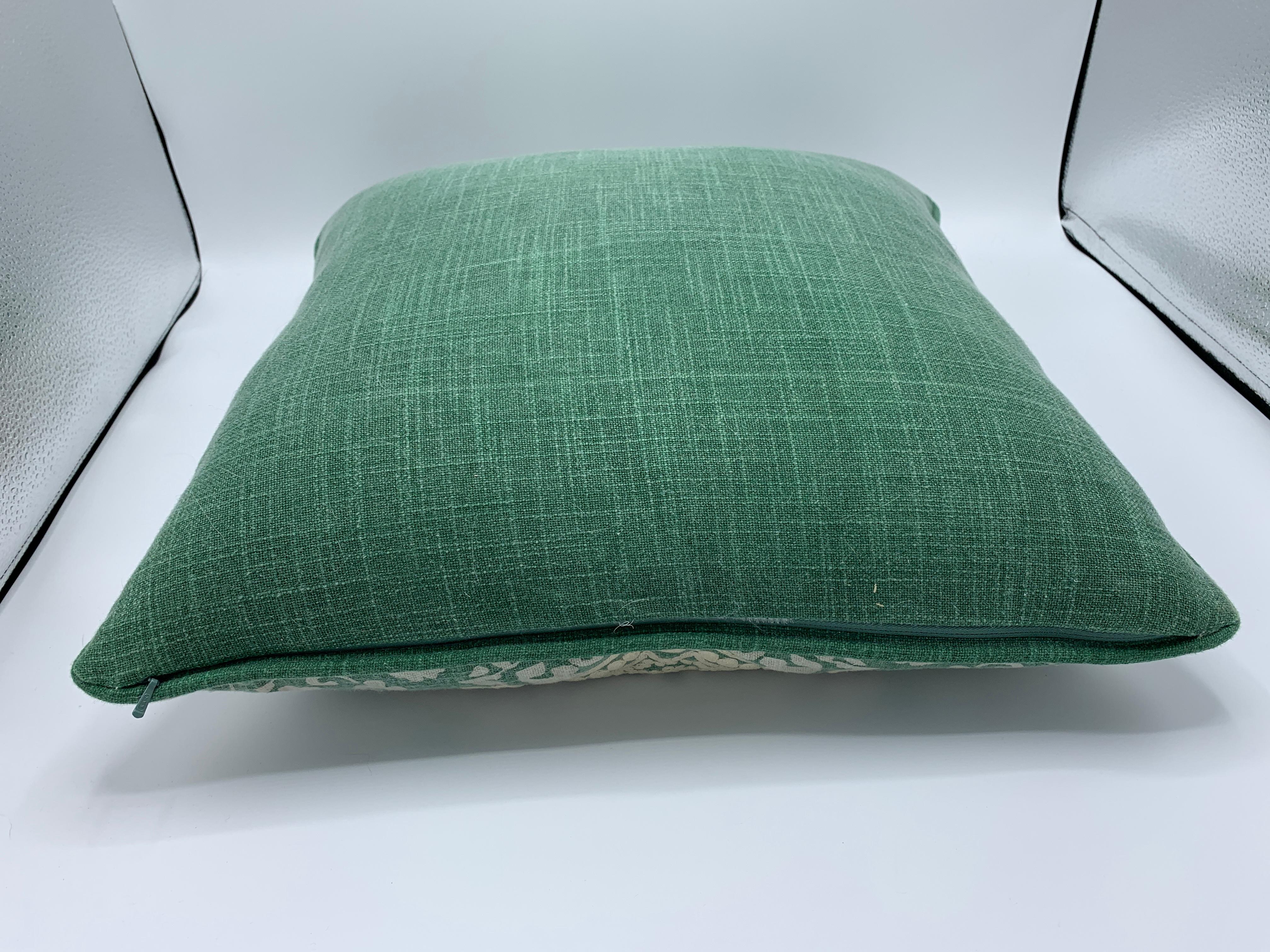 Green and White Linen Pillows with Damask Embroidery, Pair For Sale 5