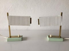 Pareja de lámparas de mesa de metal verde y blanco estilo Mathieu Matégot, años 50