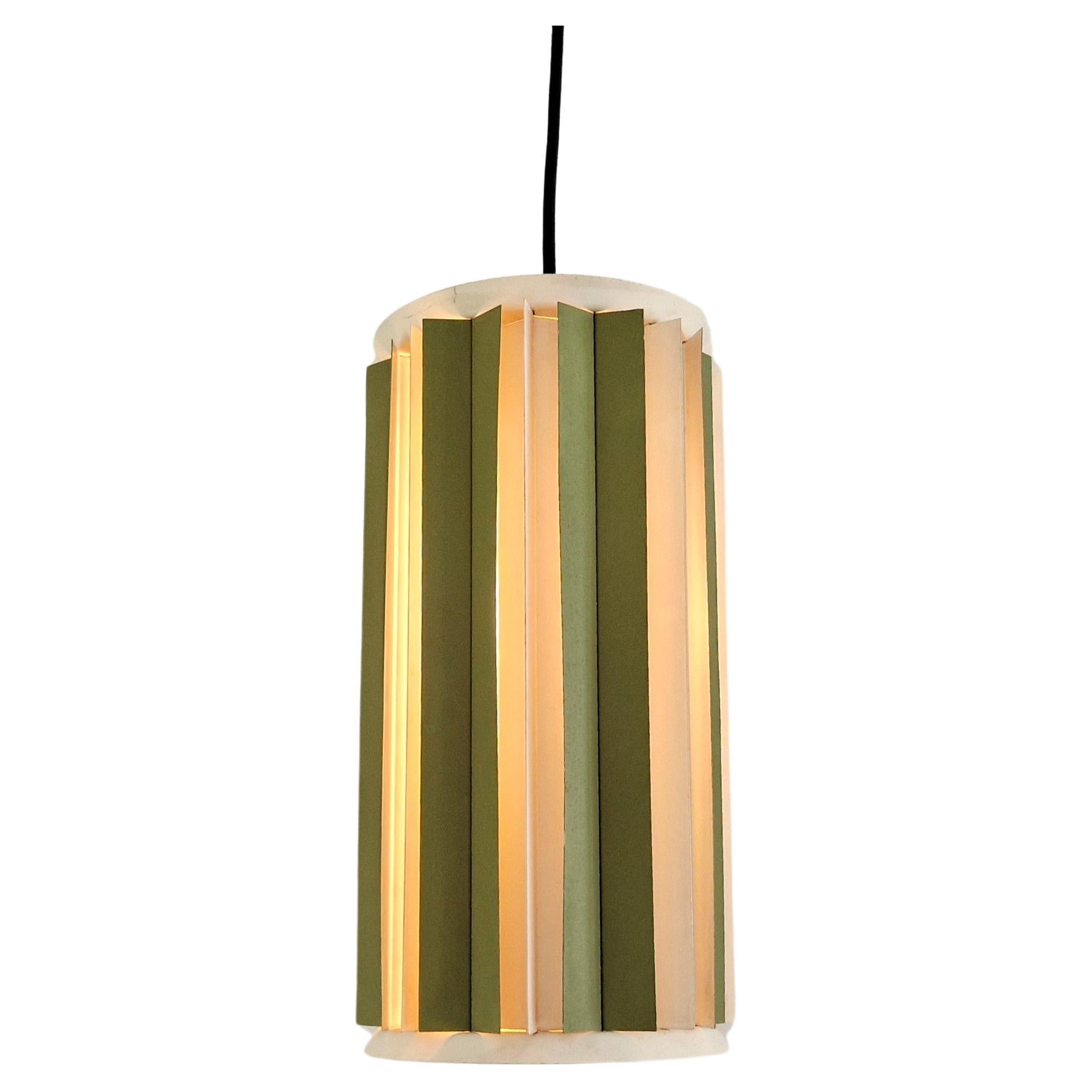 Lampada a sospensione in metallo verde e bianco, Danimarca, anni '60 in vendita