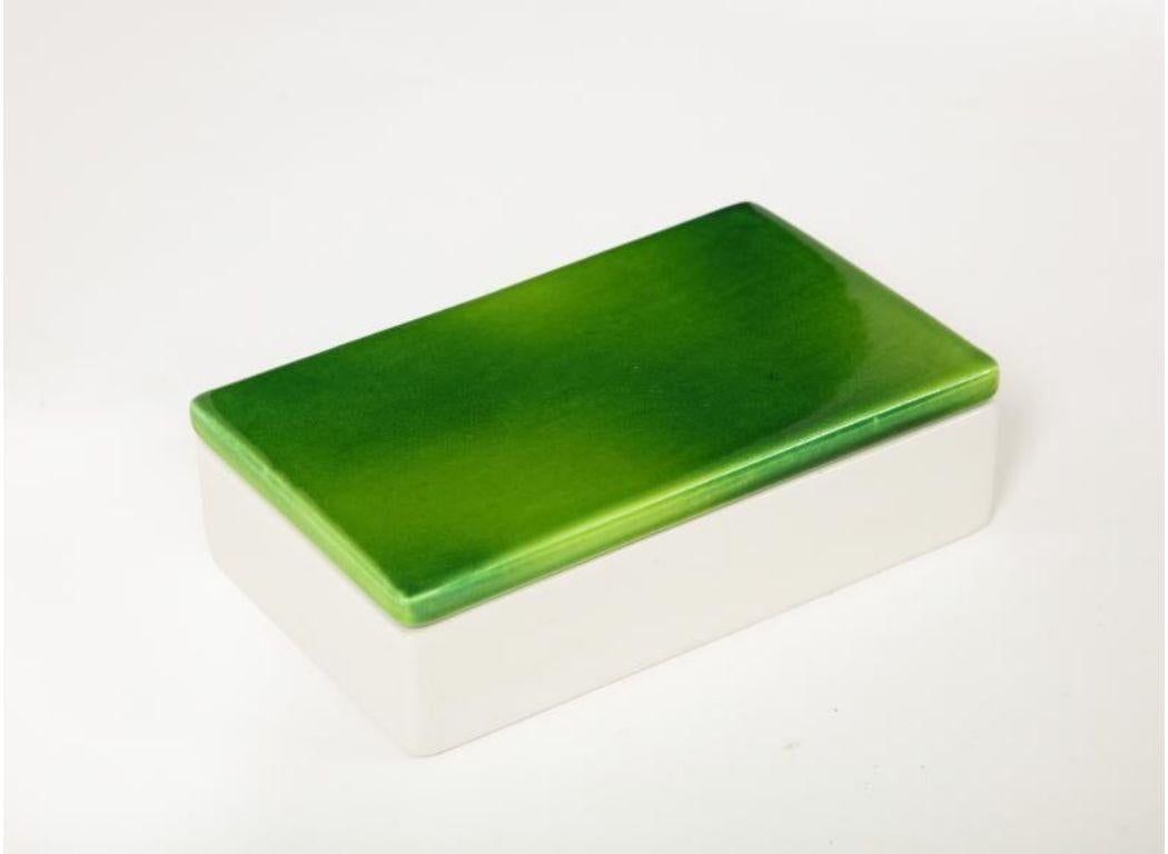 Italian Green and White Two-Tone Glazed Porcelain Lidded Box by Raymor, c. 1960 For Sale
