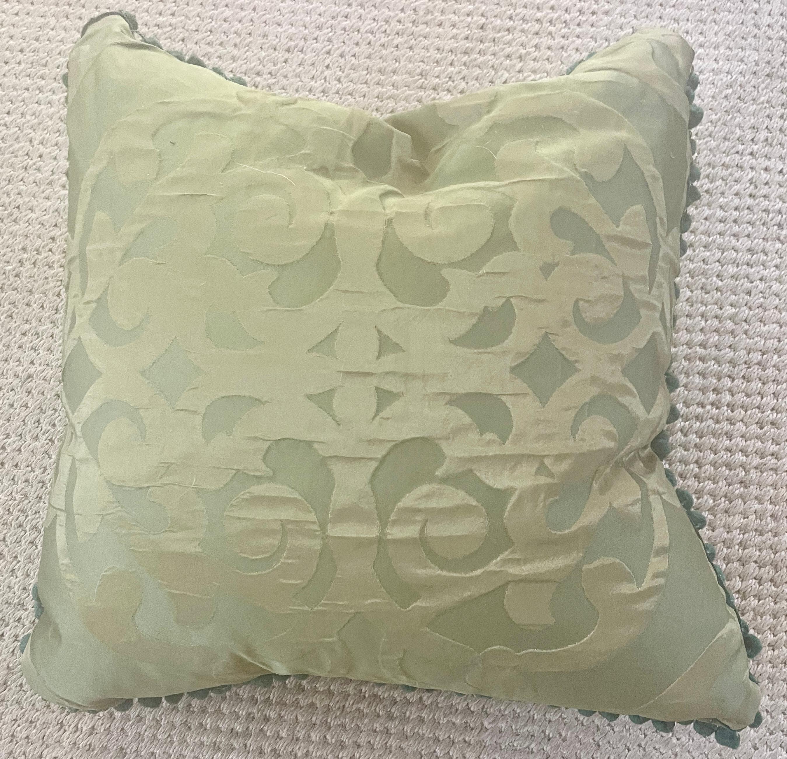 Green and Yellow Damask Pillow In Good Condition For Sale In New York, NY