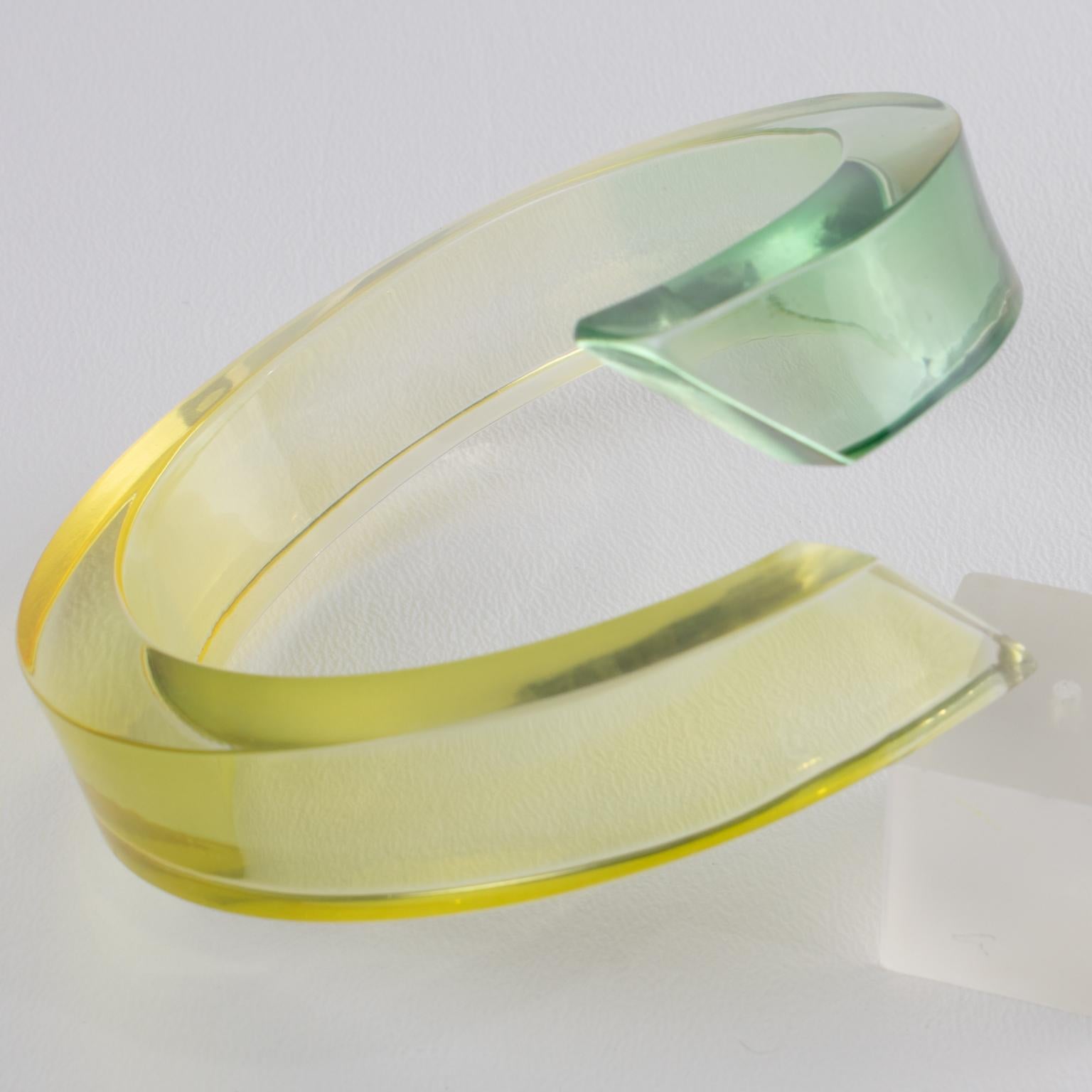 Pulsera Bypass de Lucita Verde y Amarilla Modernista en venta