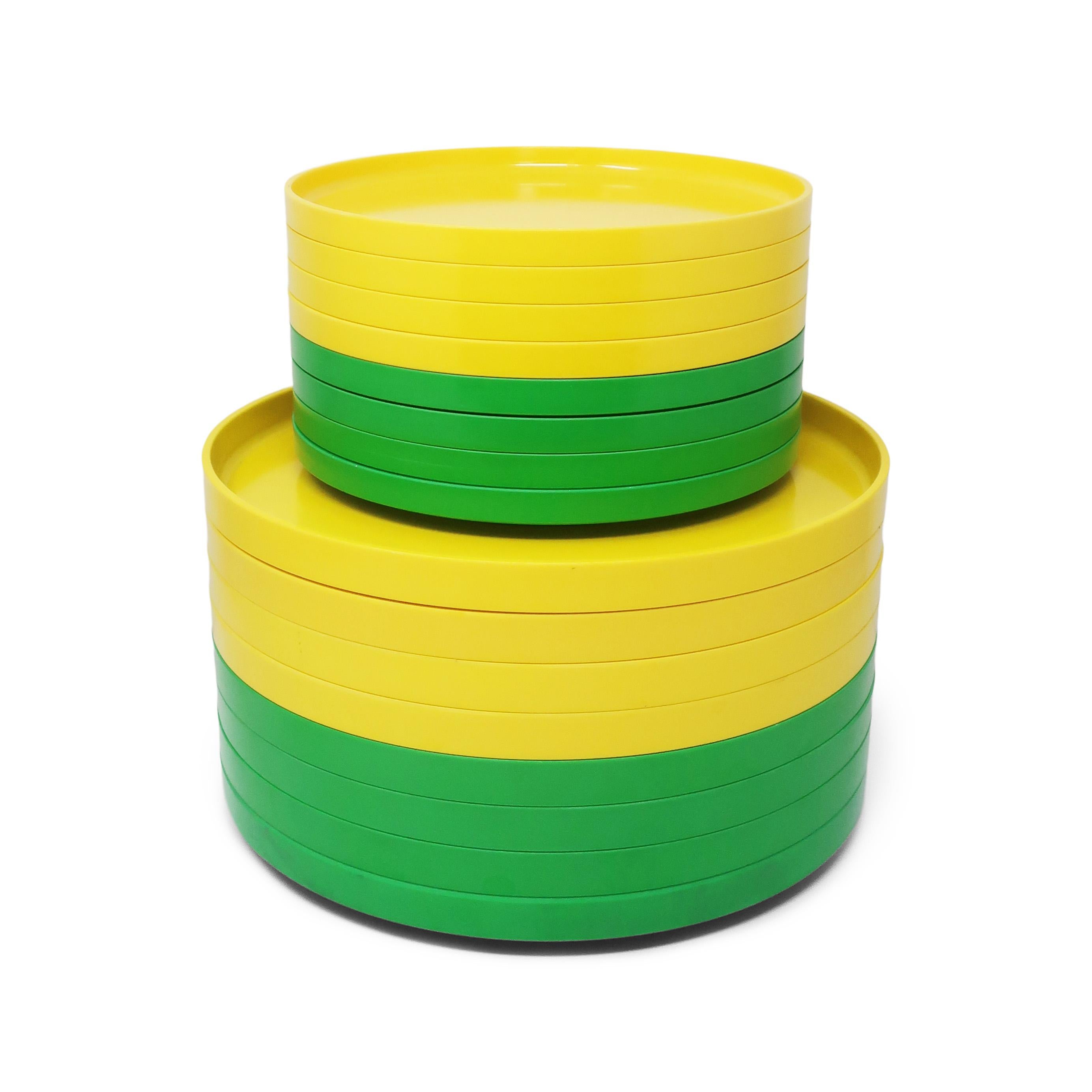 Green and Yellow Massimo Vignelli for Heller Plates - Set of 16 In Good Condition In Brooklyn, NY