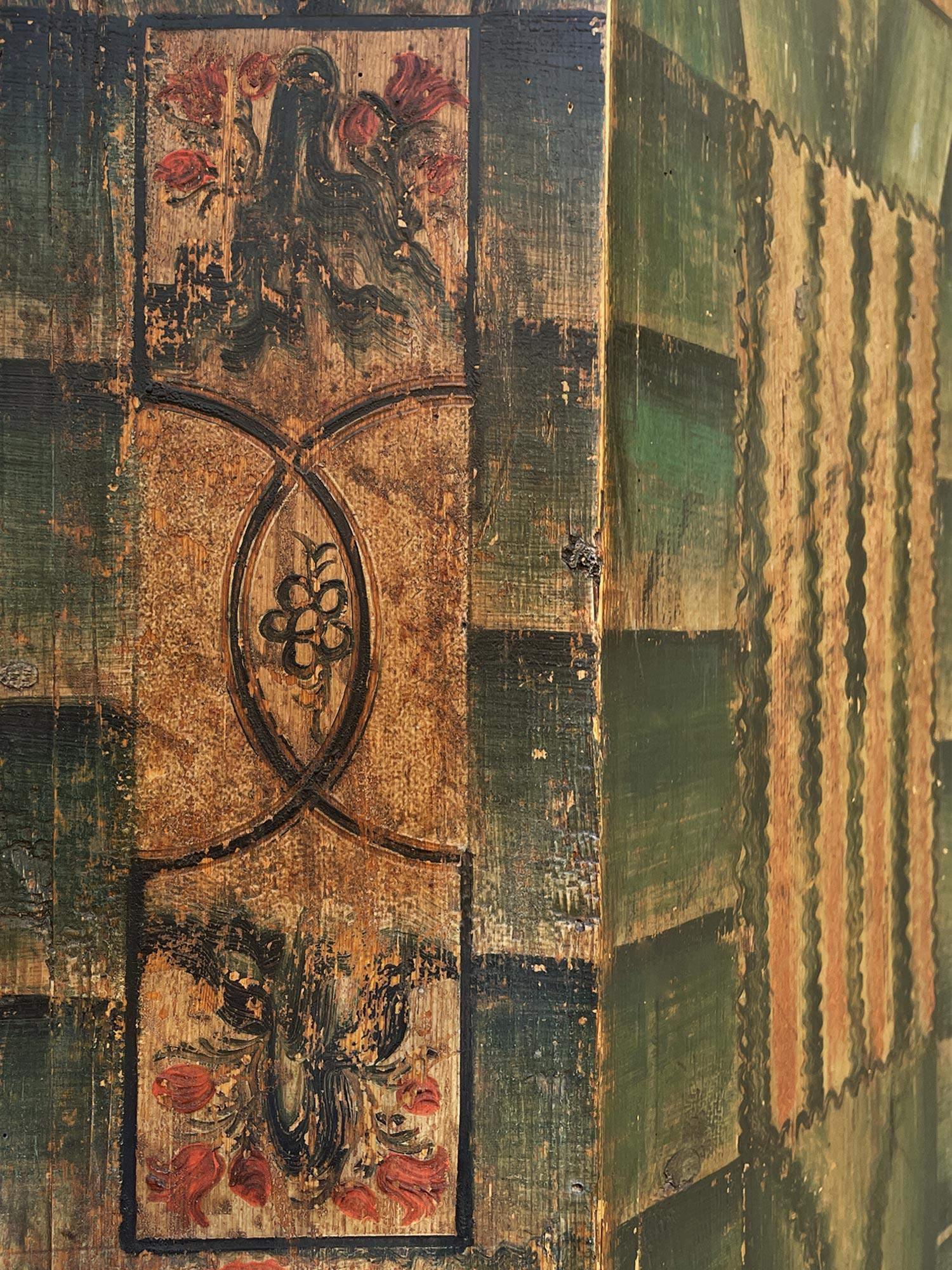 Green Animal and Floral Painted Alpine Cupboard  - 1792 in vendita 9
