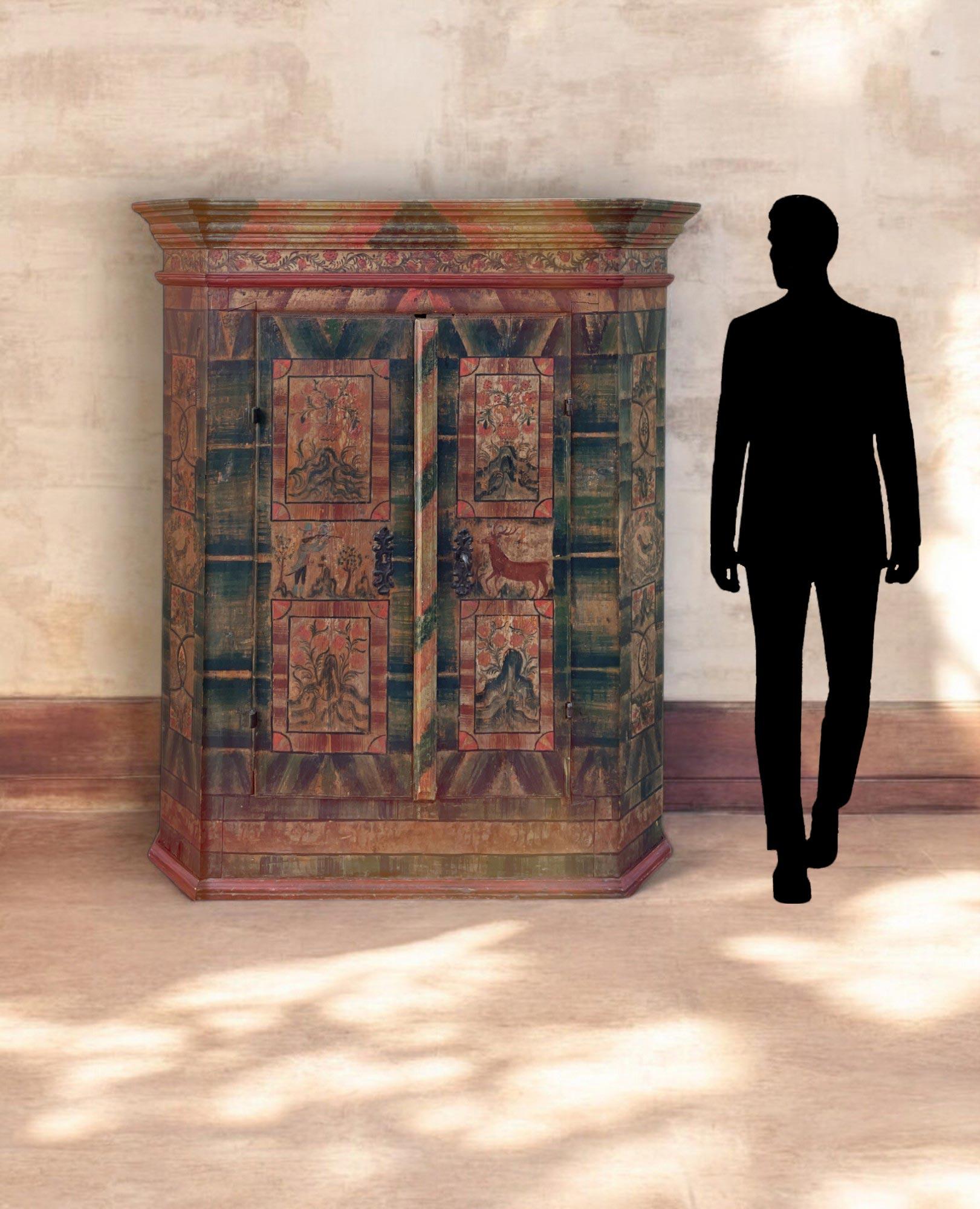 Green Animal and Floral Painted Alpine Cupboard  - 1792 in vendita 11