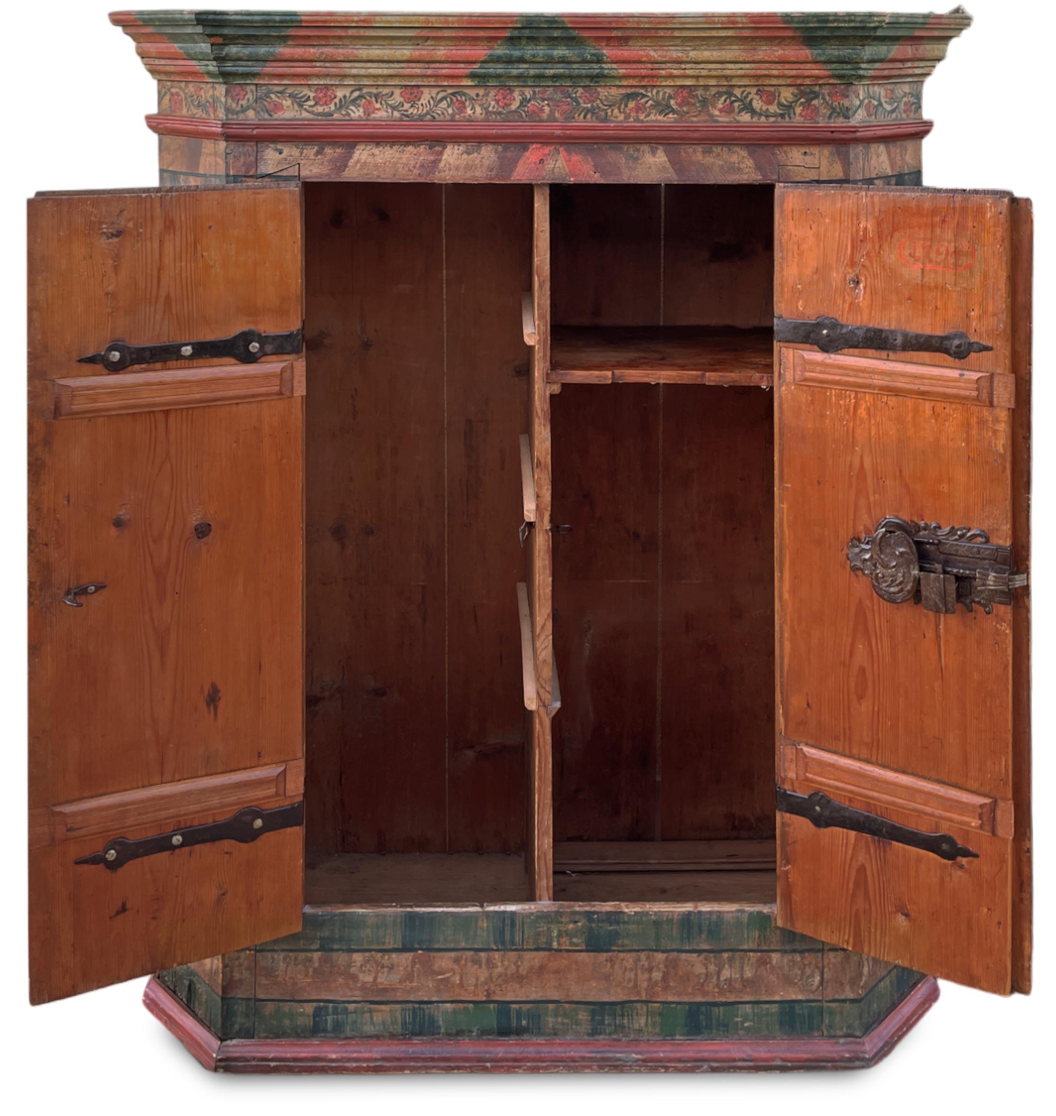 Neoclassico Green Animal and Floral Painted Alpine Cupboard  - 1792 in vendita
