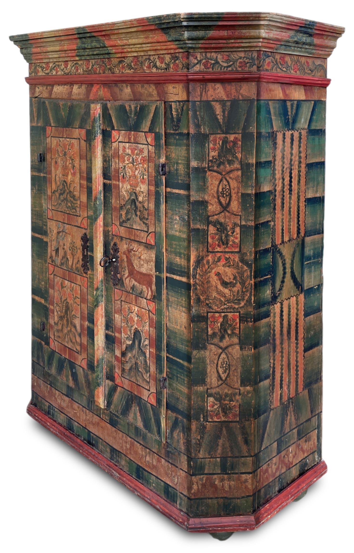 Italian Green Animal and Floral Painted Alpine Cupboard  - 1792 in vendita