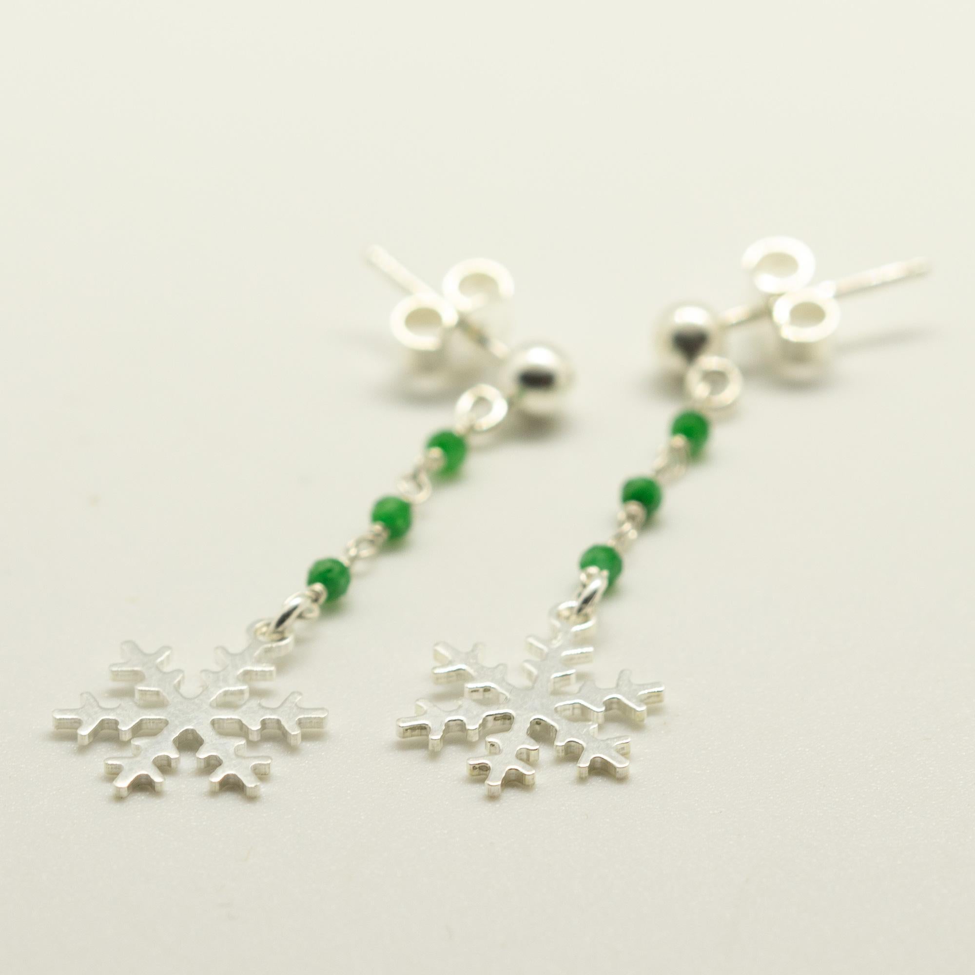 Green Apatite 925 Sterling Silver Dangle Snowflake Winter Earrings Intini Jewels Corte redondo